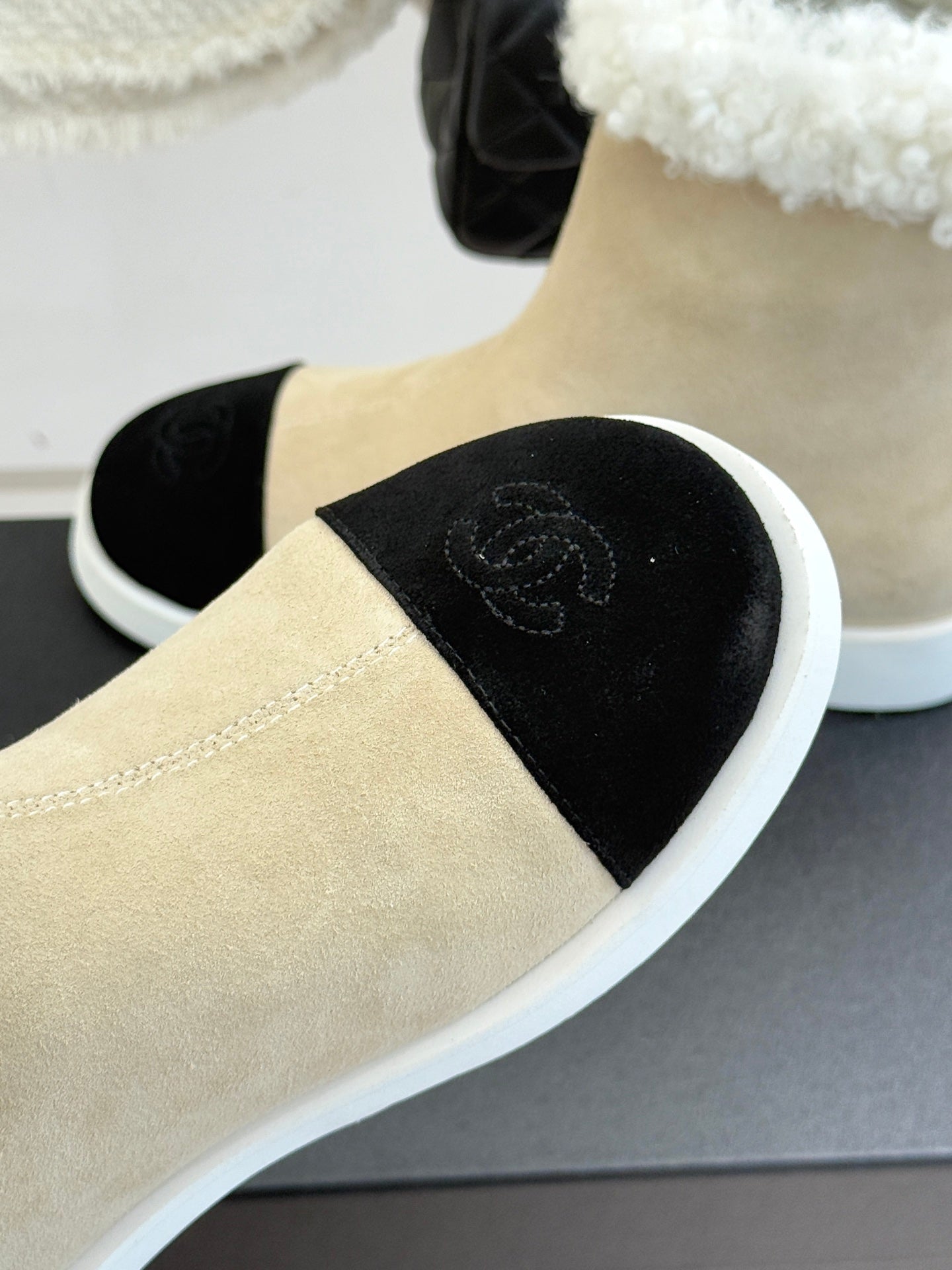 CC 25s Ankle Boots Beige Black Suede Wool 512068