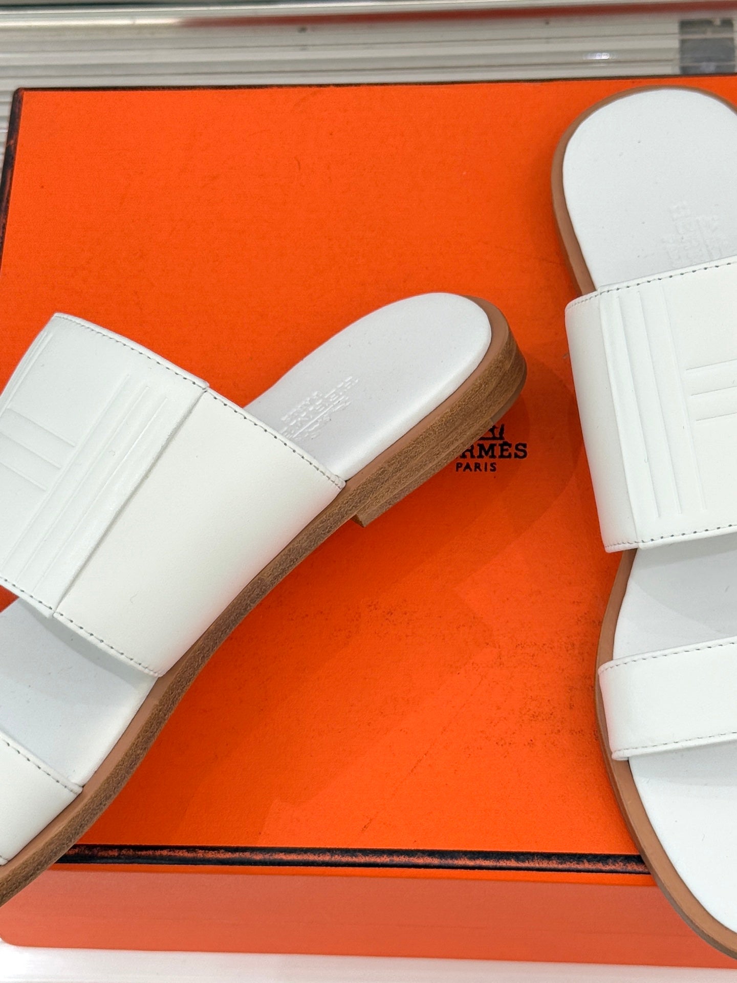 HM 26ss Flat Slippers White Sheepskin 642854