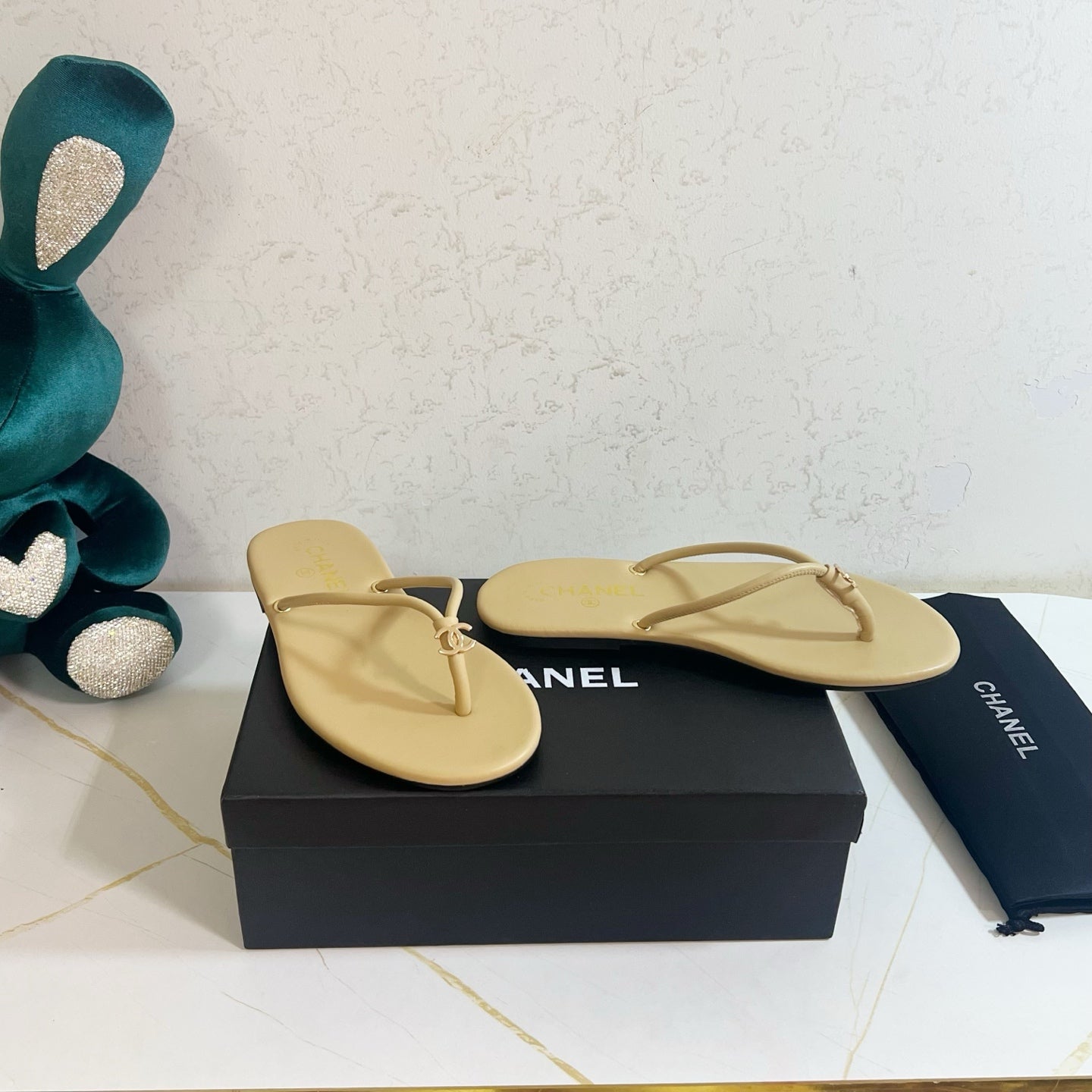 Chanel 2026 Flip-Flops With Gold Hardware Lambskin 779516