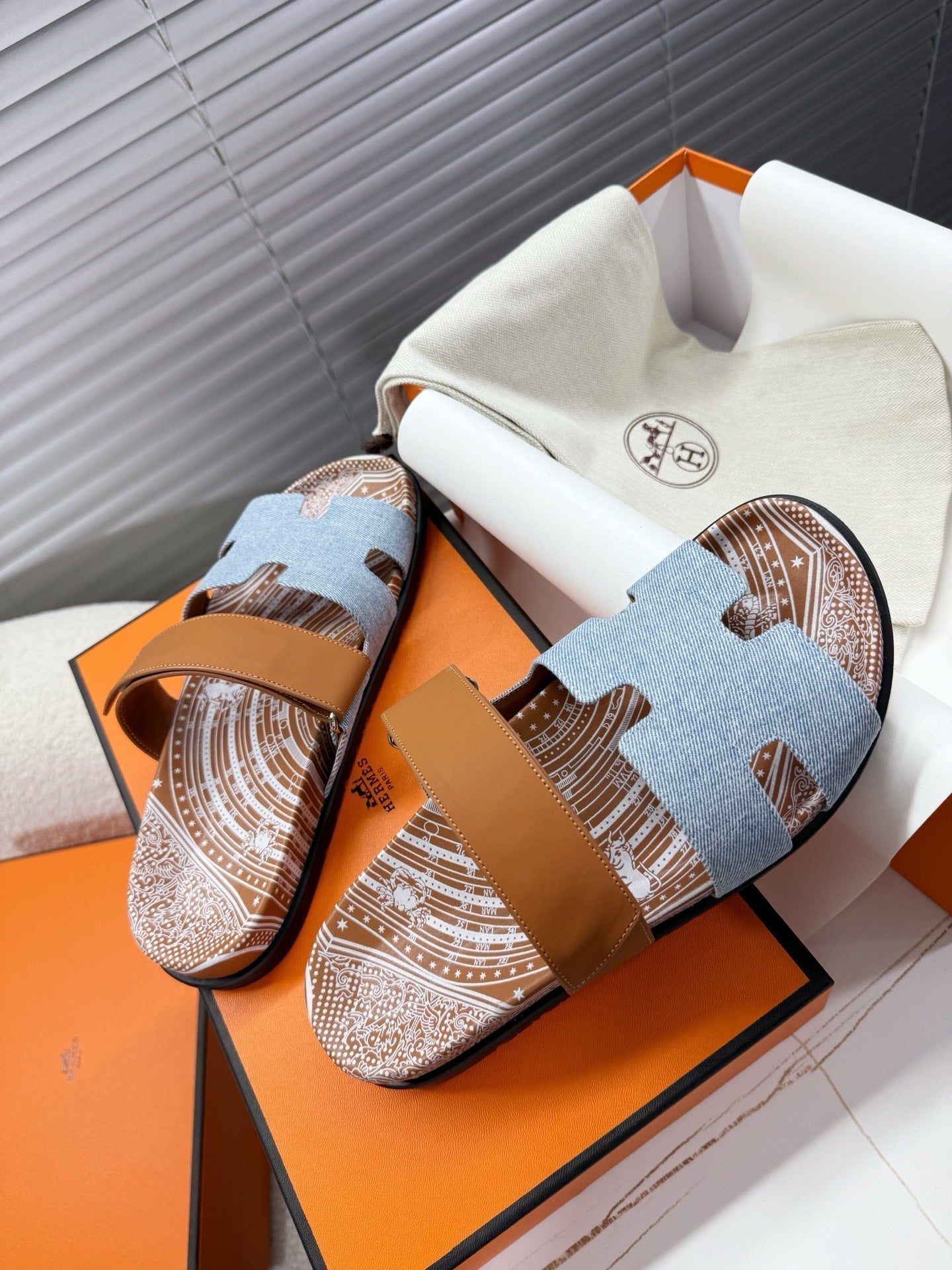 HM Chypre Sandal Demin Blue mix  Caramel Brown Demin with Cowhide 205490