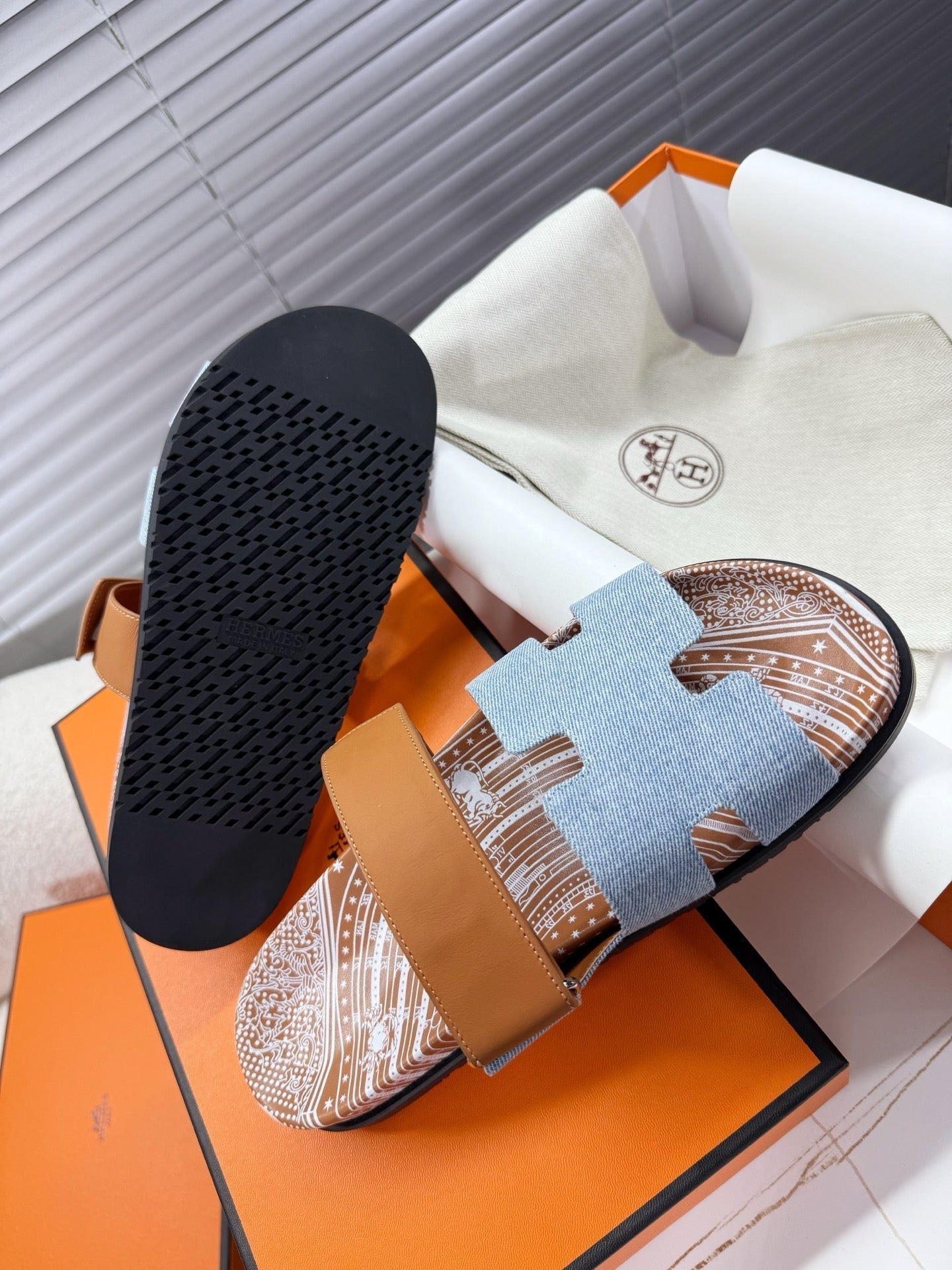 HM Chypre Sandal Demin Blue mix  Caramel Brown Demin with Cowhide 205490