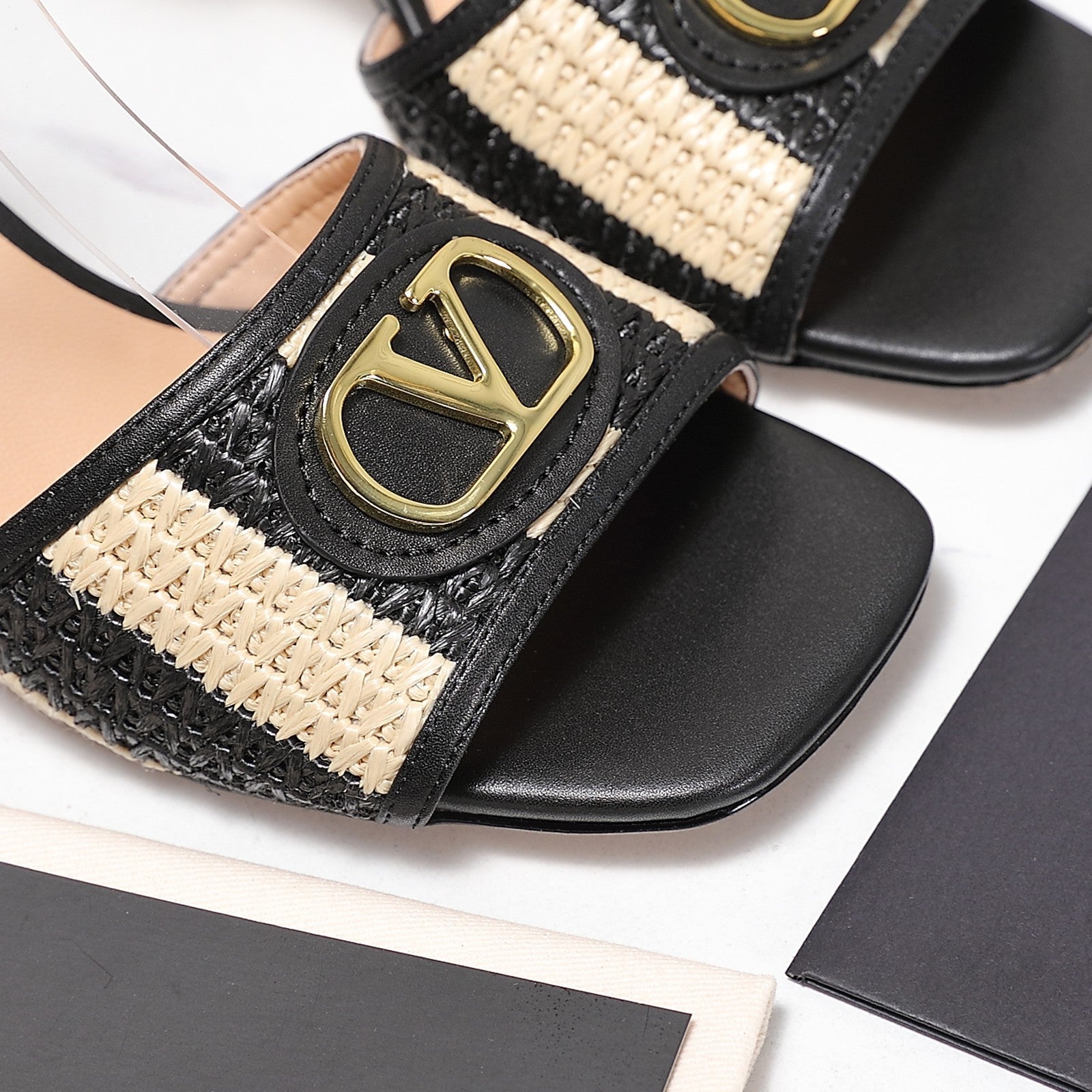 Valentino 2026 Garavani VLogo Signature 75mm Sandal Woven Leather 864541