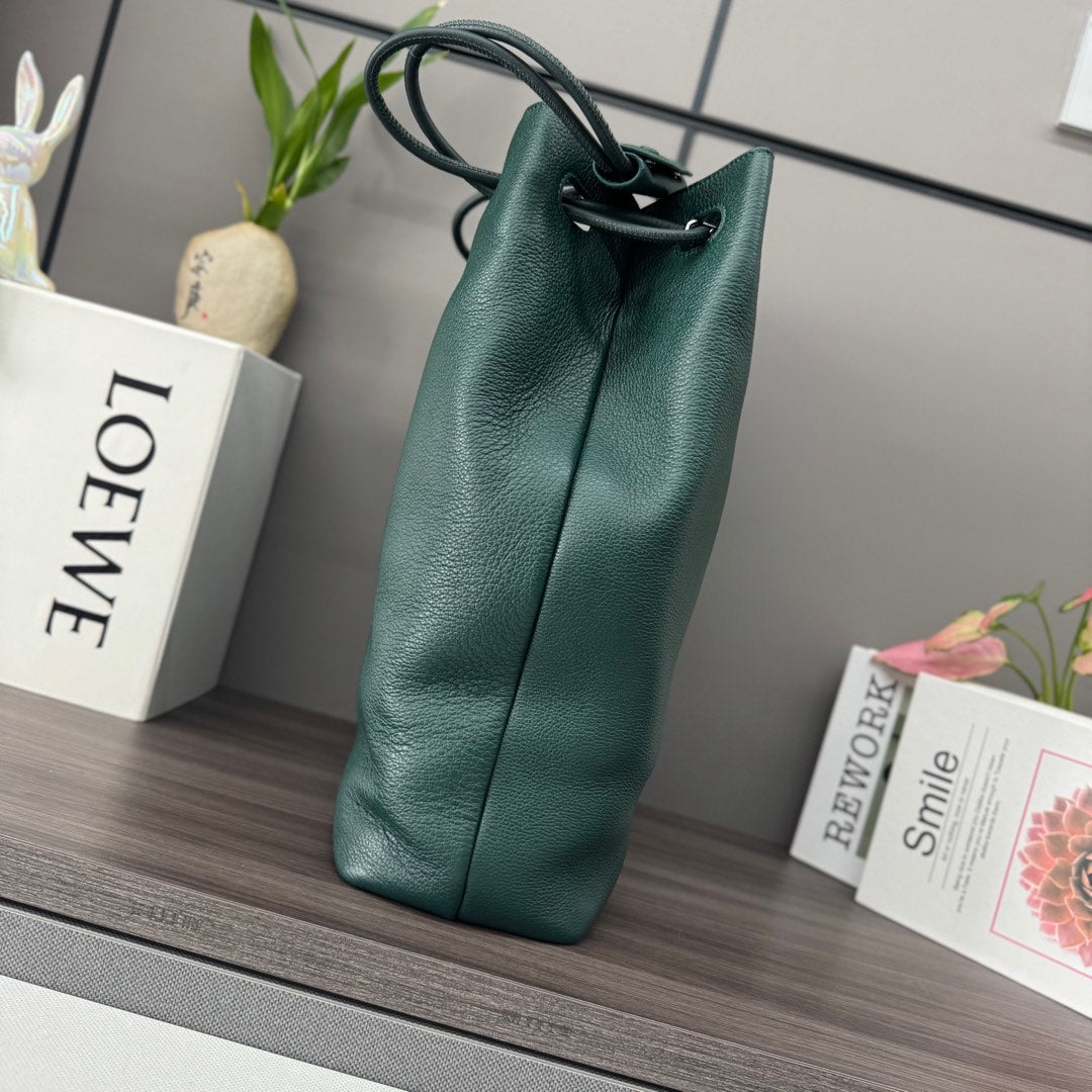 Loewe Pebble Hobo Bag 28 Deep Forest Green Calfskin 280595