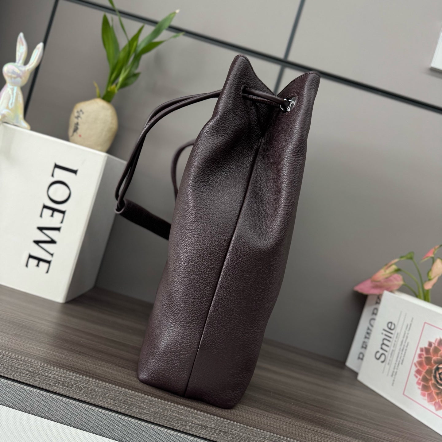 Loewe Pebble Hobo Bag 28 Dark Burgundy Calfskin 280599