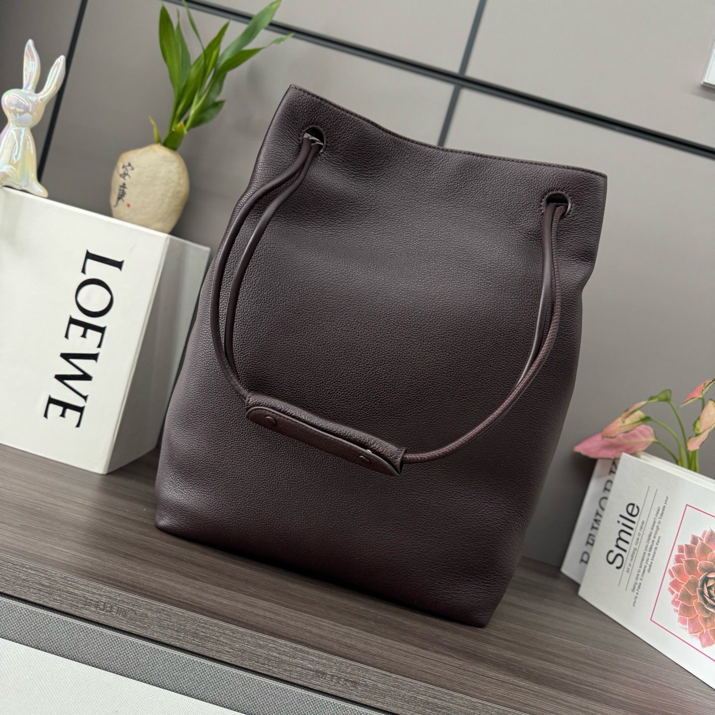 Loewe Pebble Hobo Bag 28 Dark Burgundy Calfskin 280599