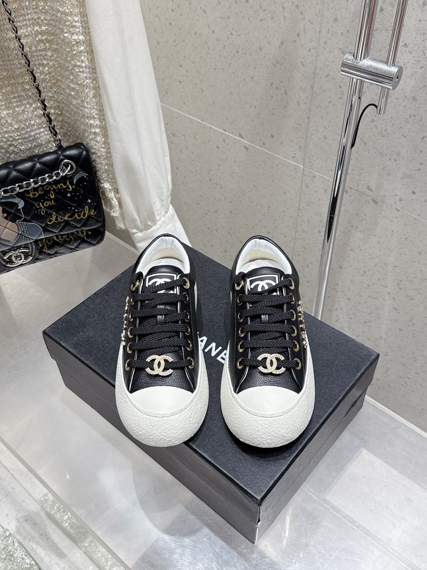 CC Sneaker Black cowhide  204661