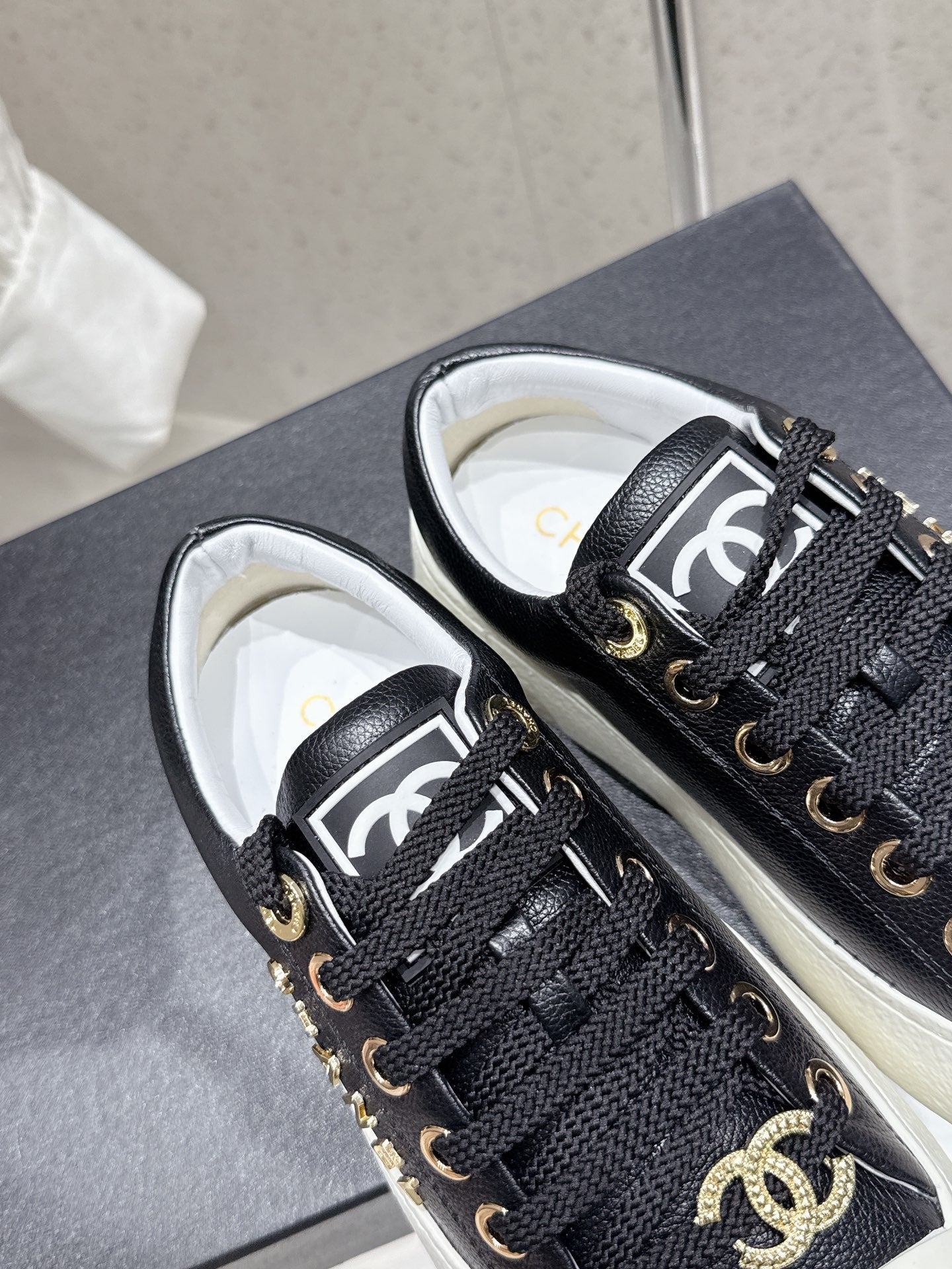 CC Sneaker Black cowhide  204661