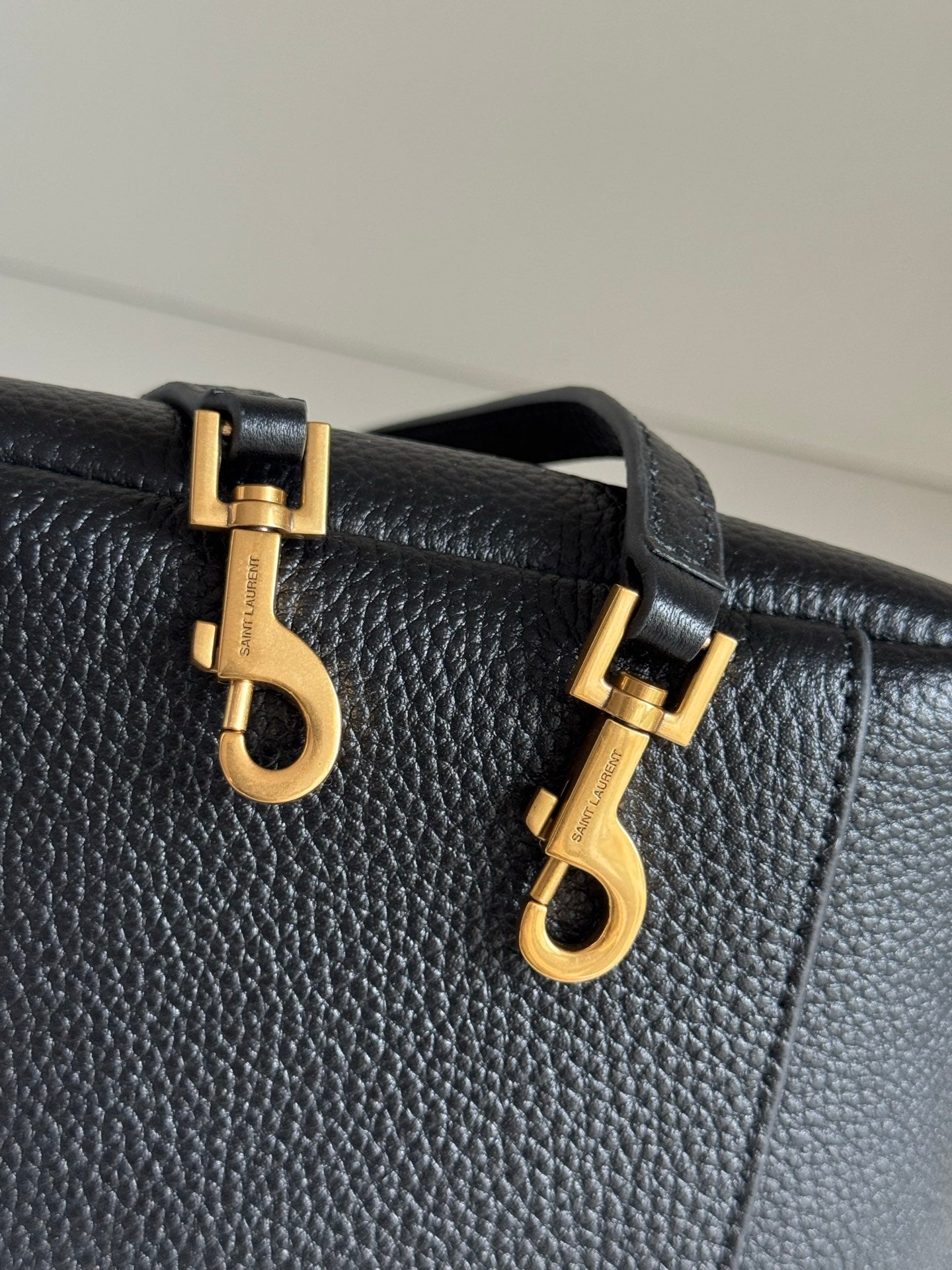 YSL 2026 Saint Laurent Le 5 à 7 Baby Bea 18cm Suede And Leather