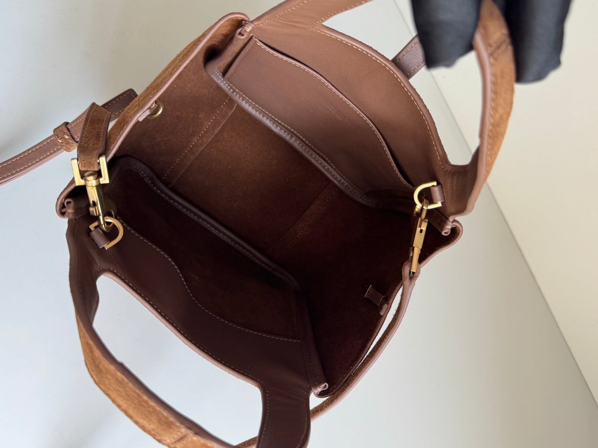 YSL 2026 Saint Laurent Le 5 à 7 Baby Bea 18cm Suede And Leather