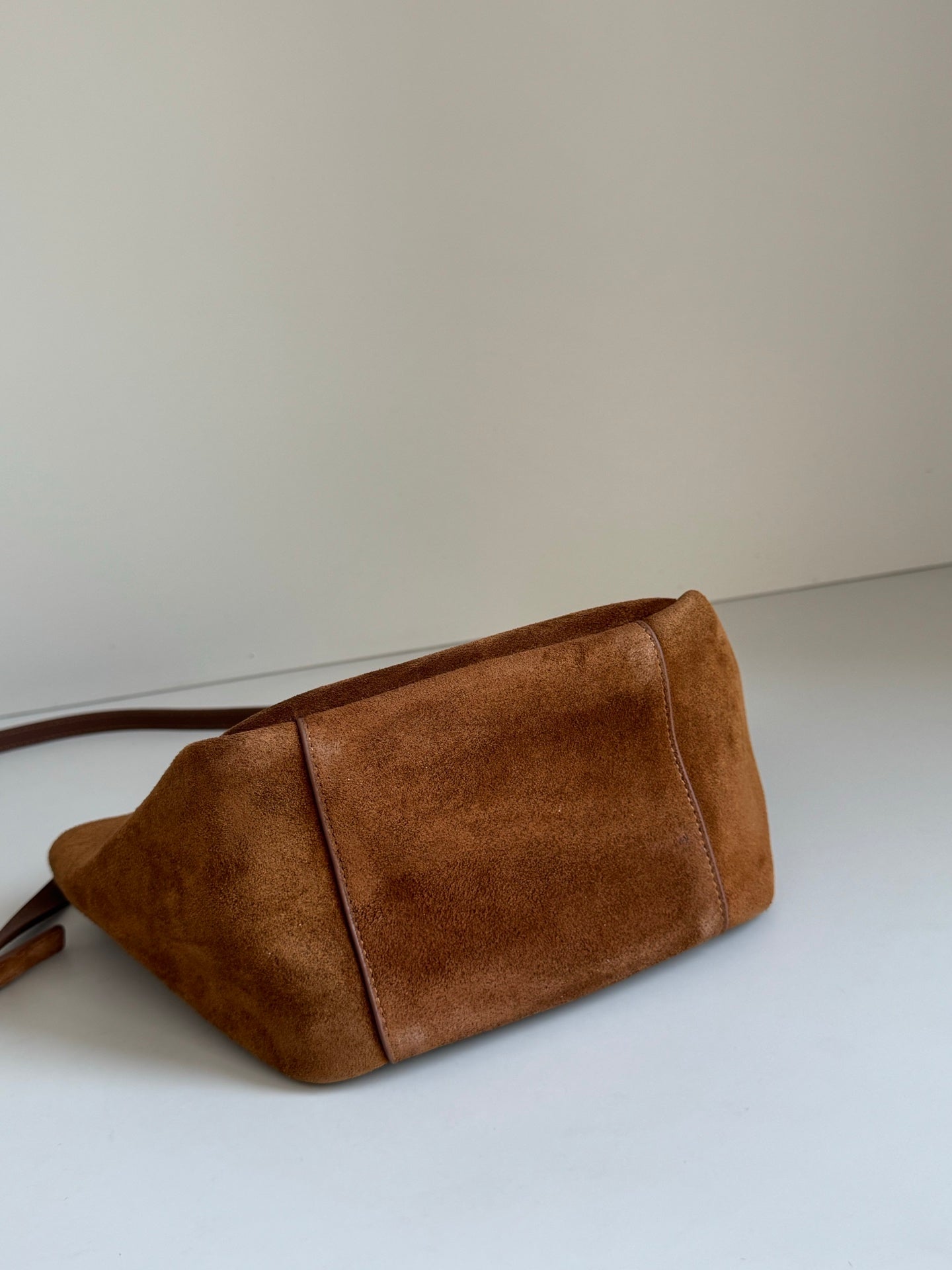 YSL 2026 Saint Laurent Le 5 à 7 Baby Bea 18cm Suede And Leather