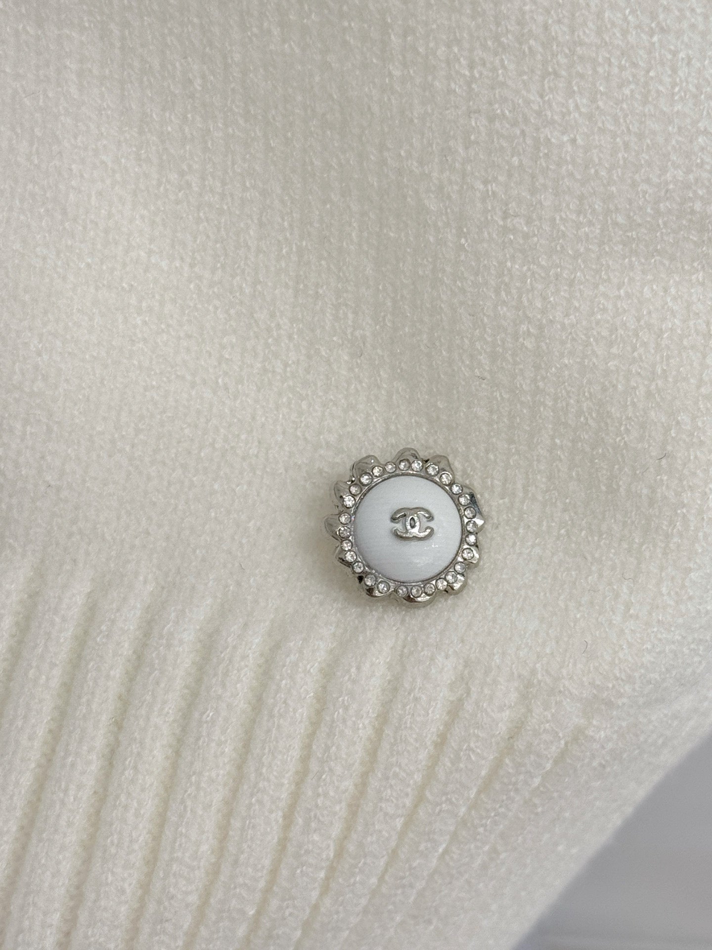 Chanel 2026 Bow Lace Trim Knit Short-Sleeve Top Black and White Wool 150436