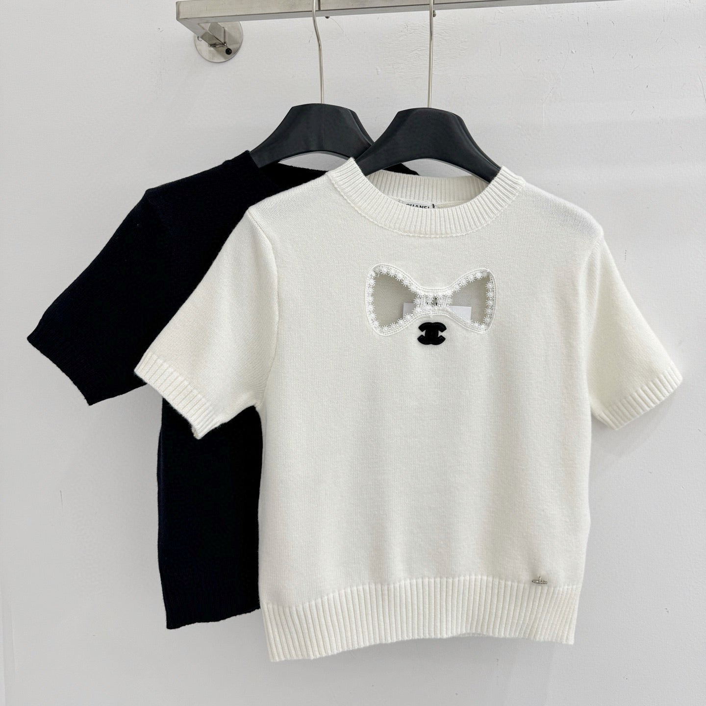 Chanel 2026 Bow Lace Trim Knit Short-Sleeve Top Black and White Wool 150436