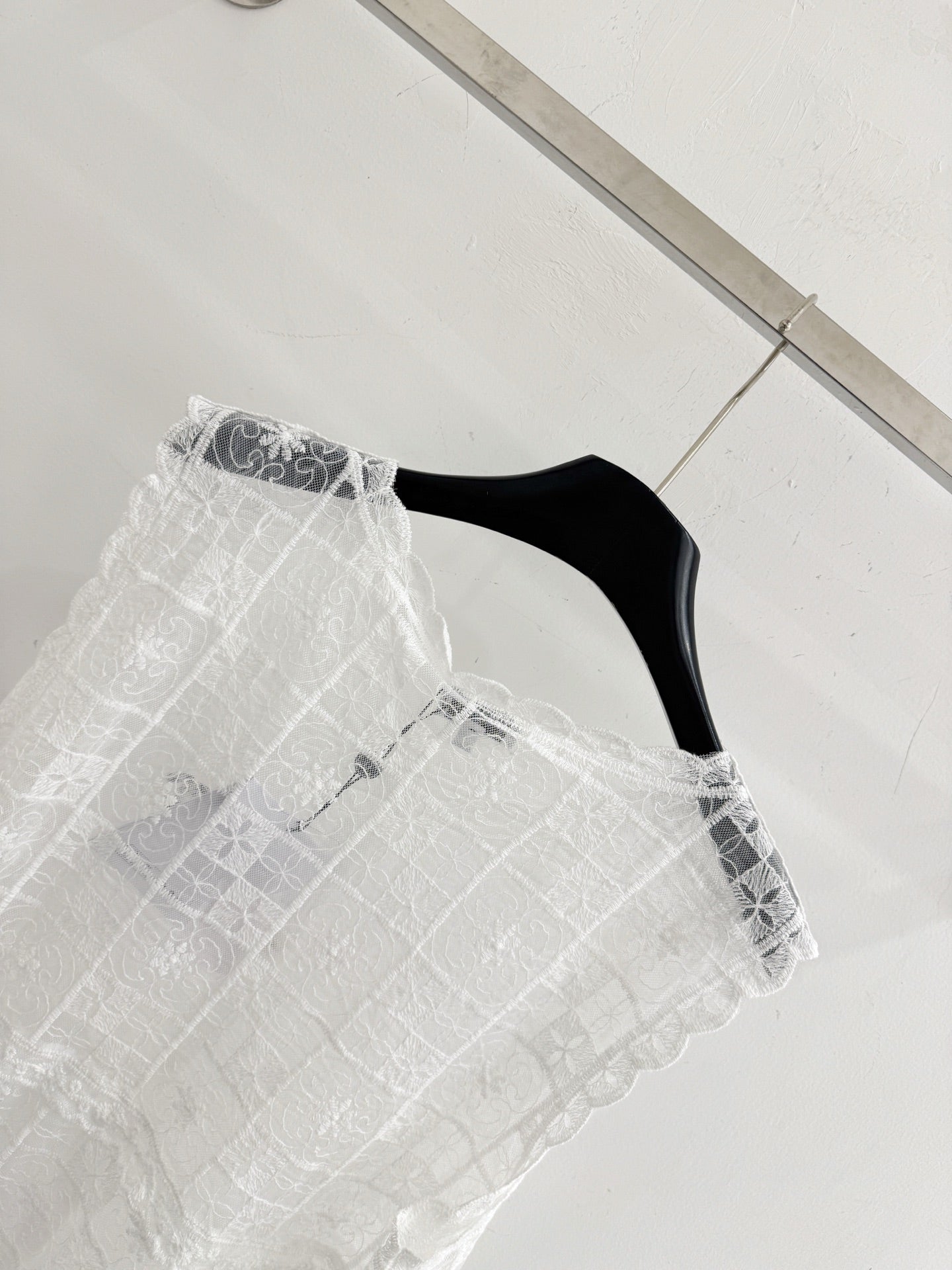 Chanel 2026 Lace Sleeveless Vest White Cotton 294458