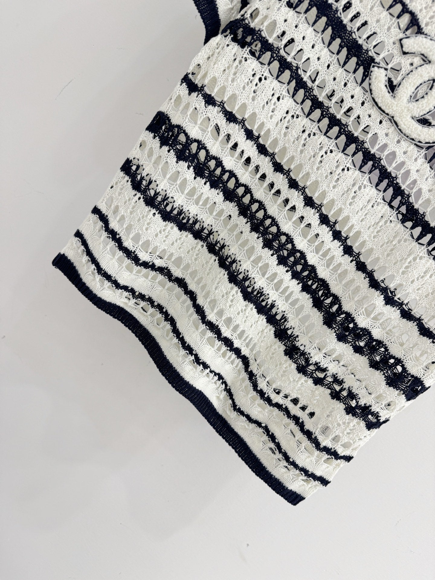 Chanel 2026 Black and White Striped Hollow-Out Knit Short-Sleeve Top Wool 330993