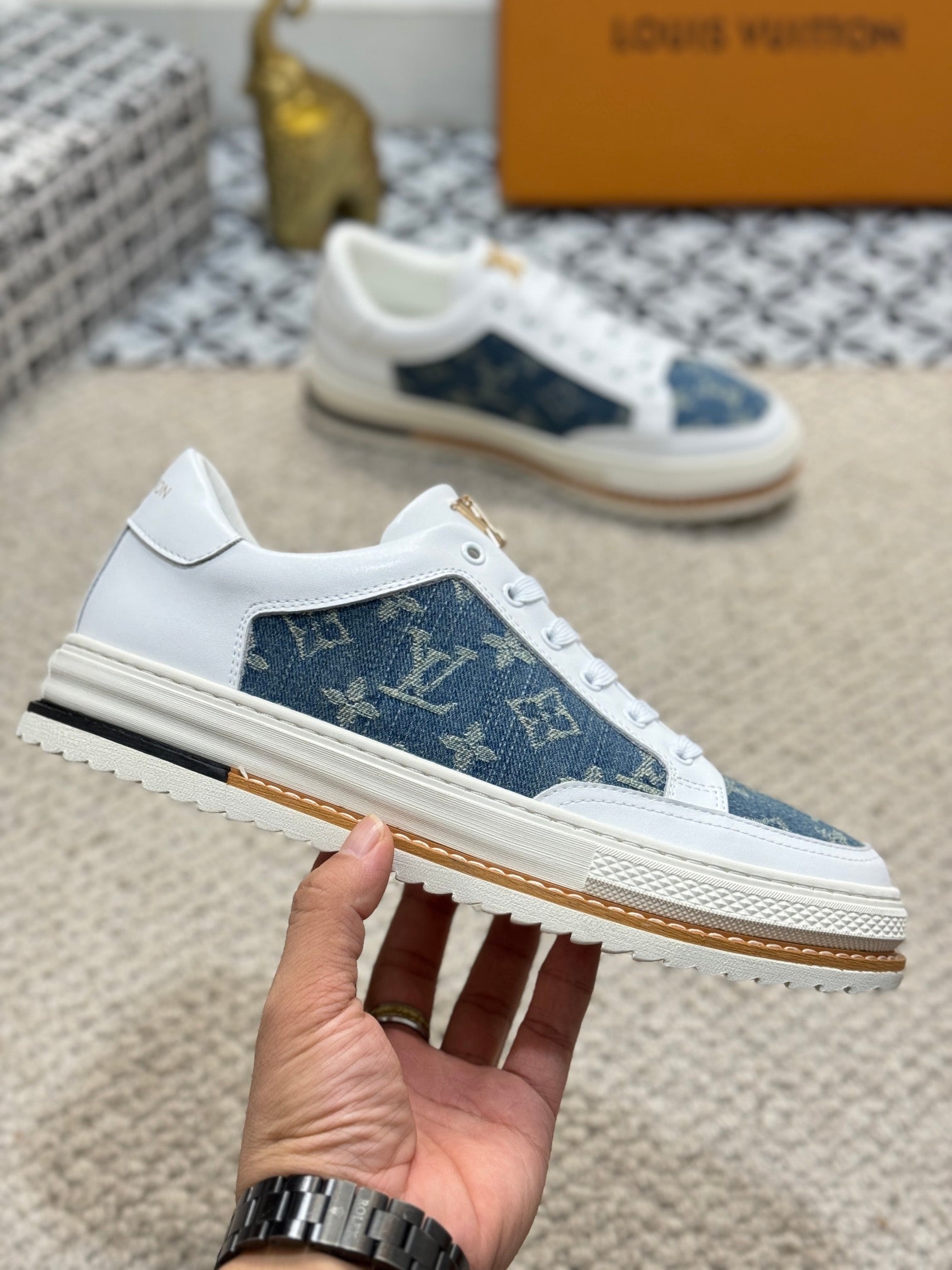 LV TRAINERS IN WHITE CALFSKIN AND BLUE DENIM JACQUARD