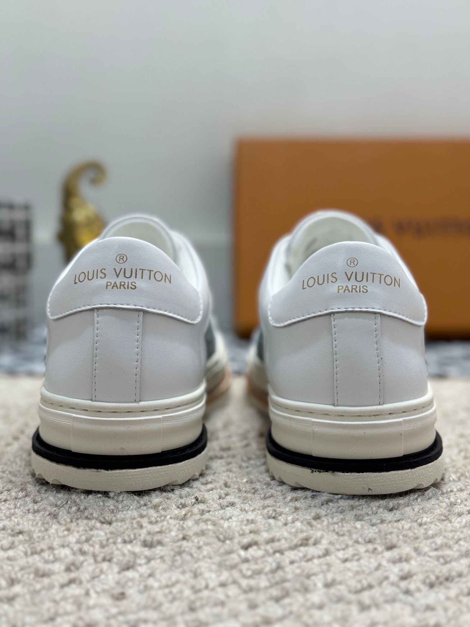 LV TRAINERS IN WHITE CALFSKIN AND BLUE DENIM JACQUARD