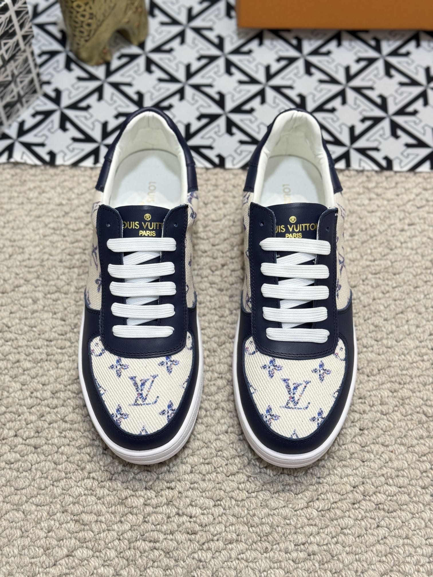 LV TRAINER SNEAKER NAVY BLUE CALFSKIN AND BEIGE MONOGRAM CANVAS