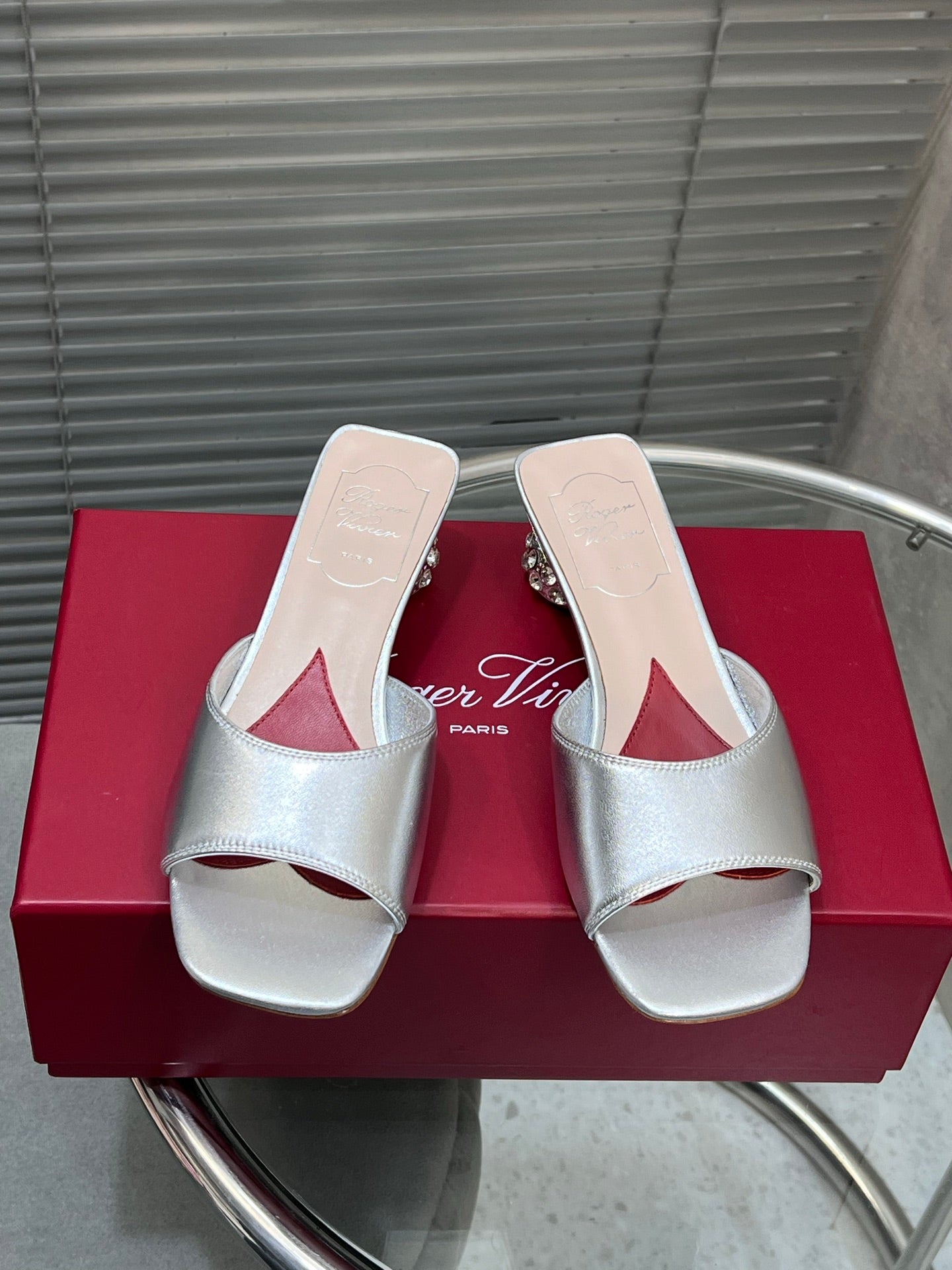 Viv Diamond Sole Mules Silver Cowhide 267687