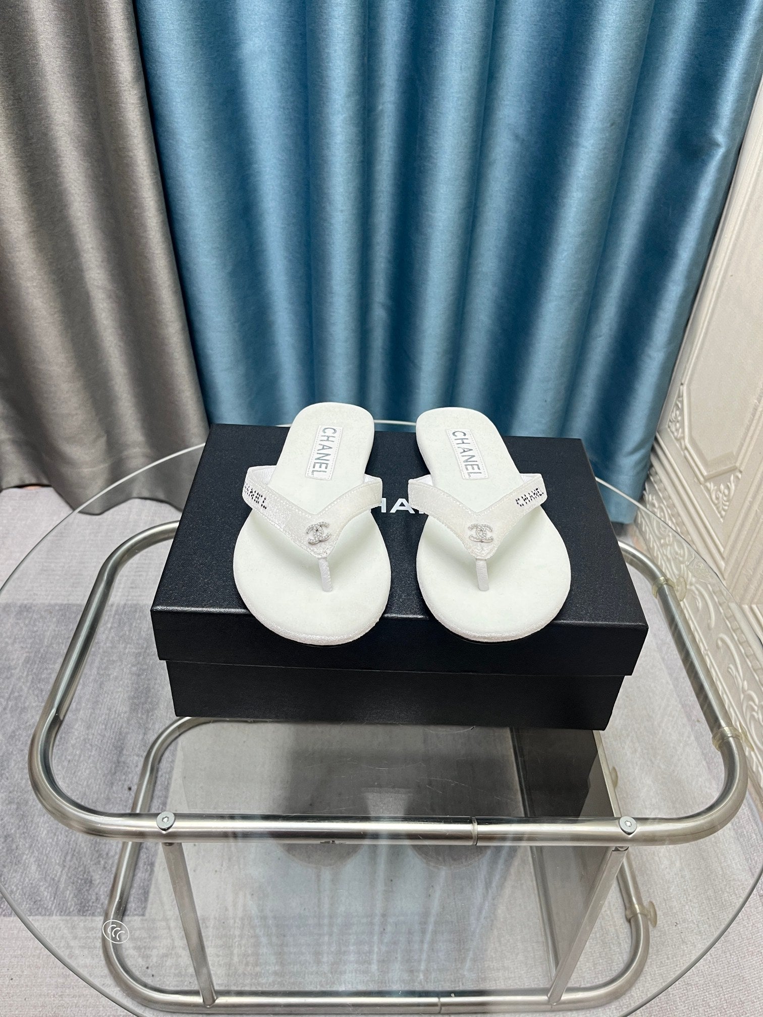 CC 25 Thong Sandal White Velvet Diamond