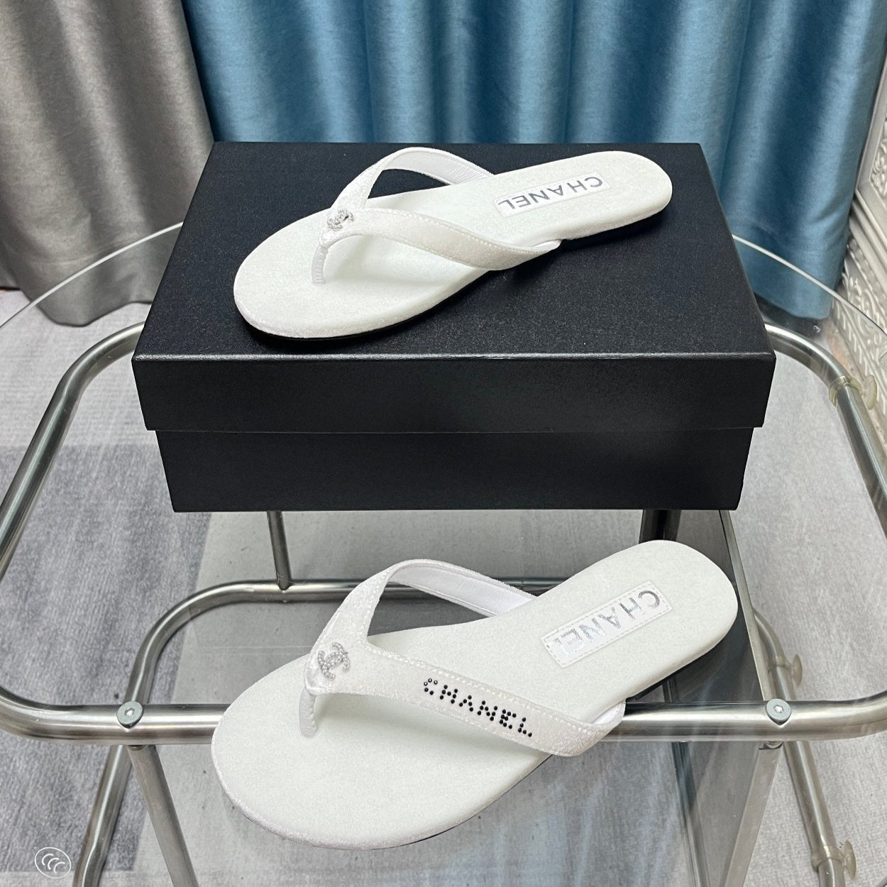 CC 25 Thong Sandal White Velvet Diamond