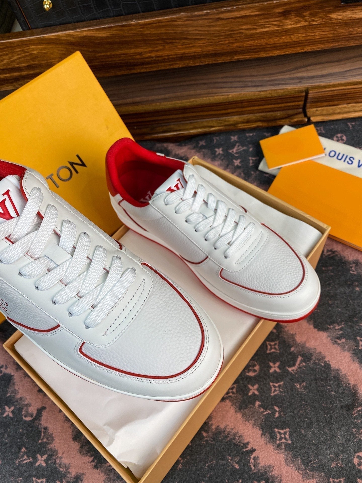 LV RIVOLI FAT SNEAKER WHITE RED