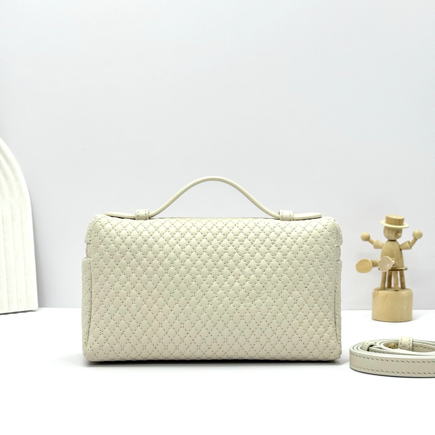 LP 2026 Extra Pocket L19 White/Sun Gold Lambskin