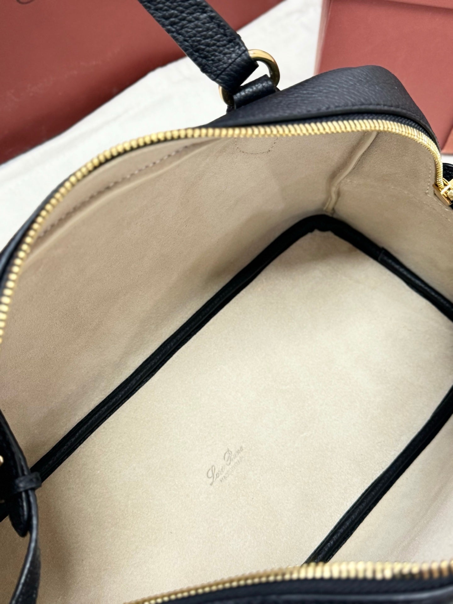 LP 2026 Needle Bag 31cm Black Calfskin