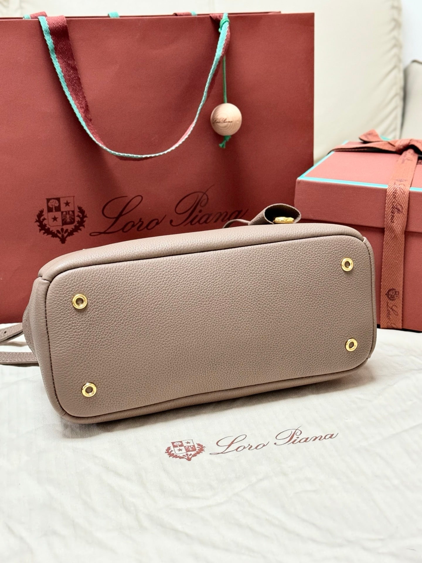 LP 2026 Needle Bag 31cm Fossil/Sun Gold Calfskin