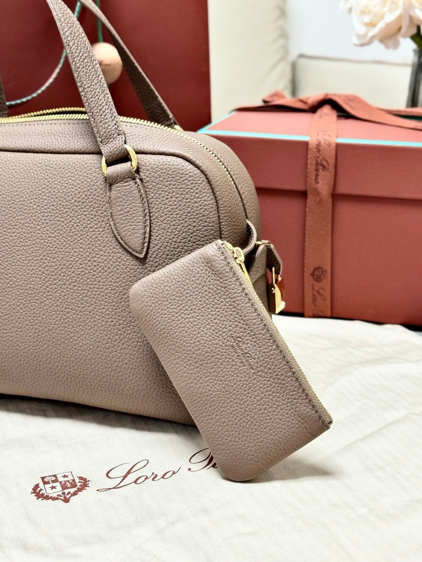 LP 2026 Needle Bag 31cm Fossil/Sun Gold Calfskin