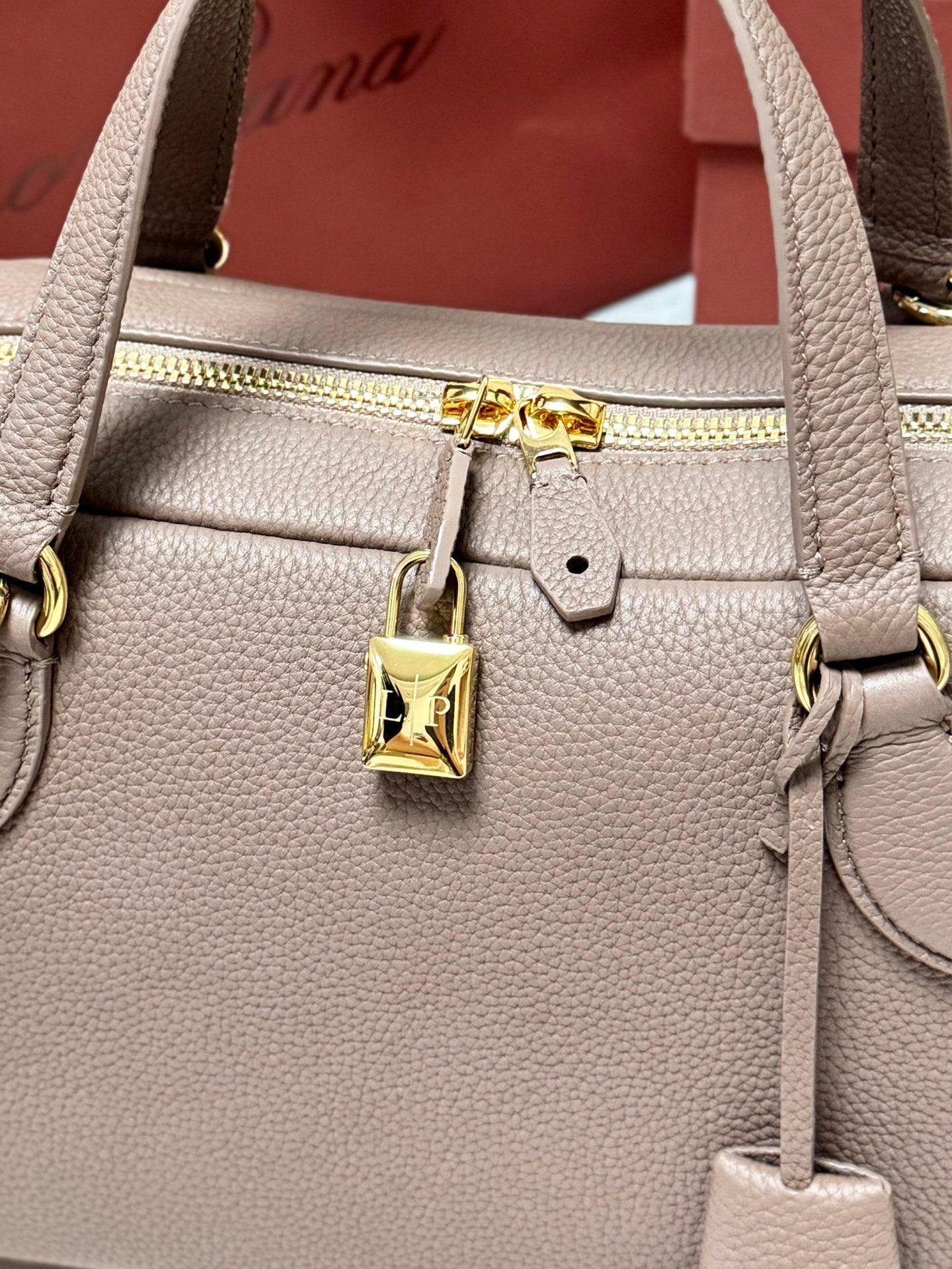 LP 2026 Needle Bag 31cm Fossil/Sun Gold Calfskin