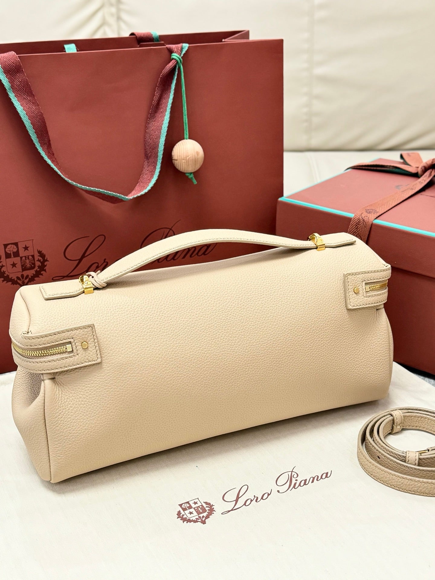 LP 2026 Extra Softy Bag L33 Beige /Sun Gold Grained Calfskin