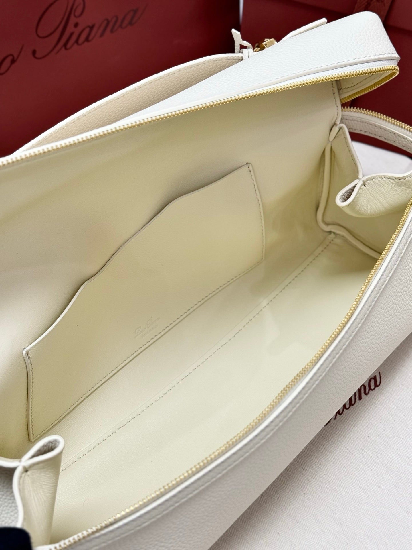 LP 2026 Extra Softy Bag L33 Off-white /Sun Gold Grained Calfskin