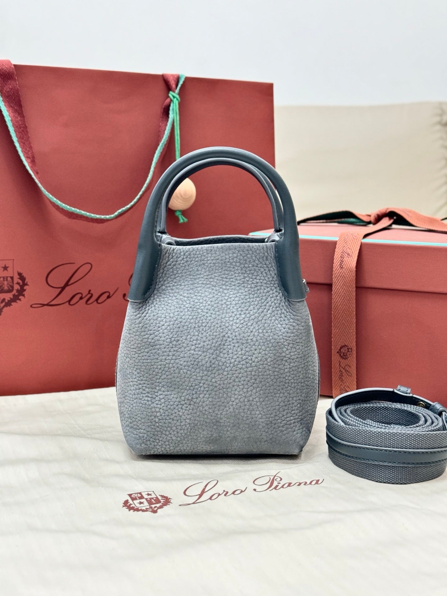 LP 2026 Bale Bucket Bag 16cm Blue-green Cowhide