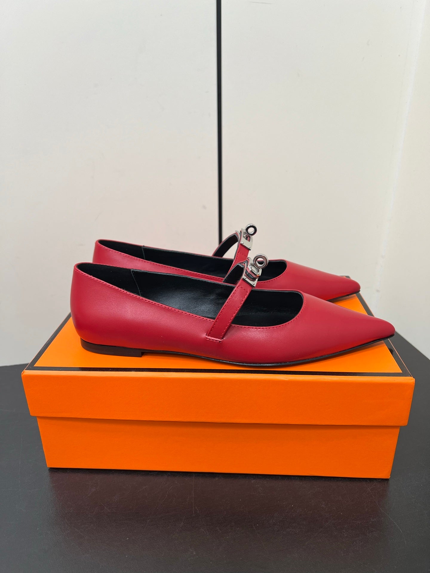 HM 25C Kelly Ballet Flat Red Calfskin 210292