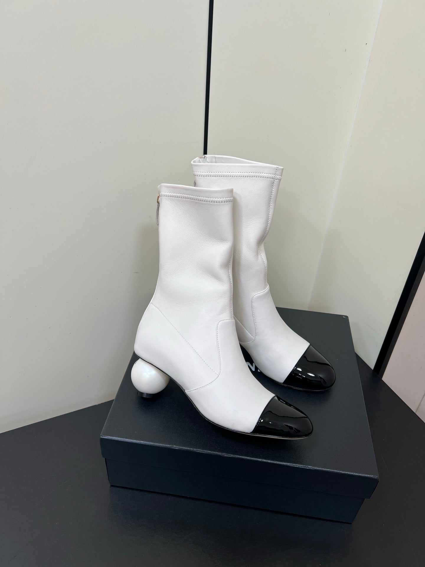 Chanel Double C Giant Pearl Heel Stretch Boots White Sheepskin 441706