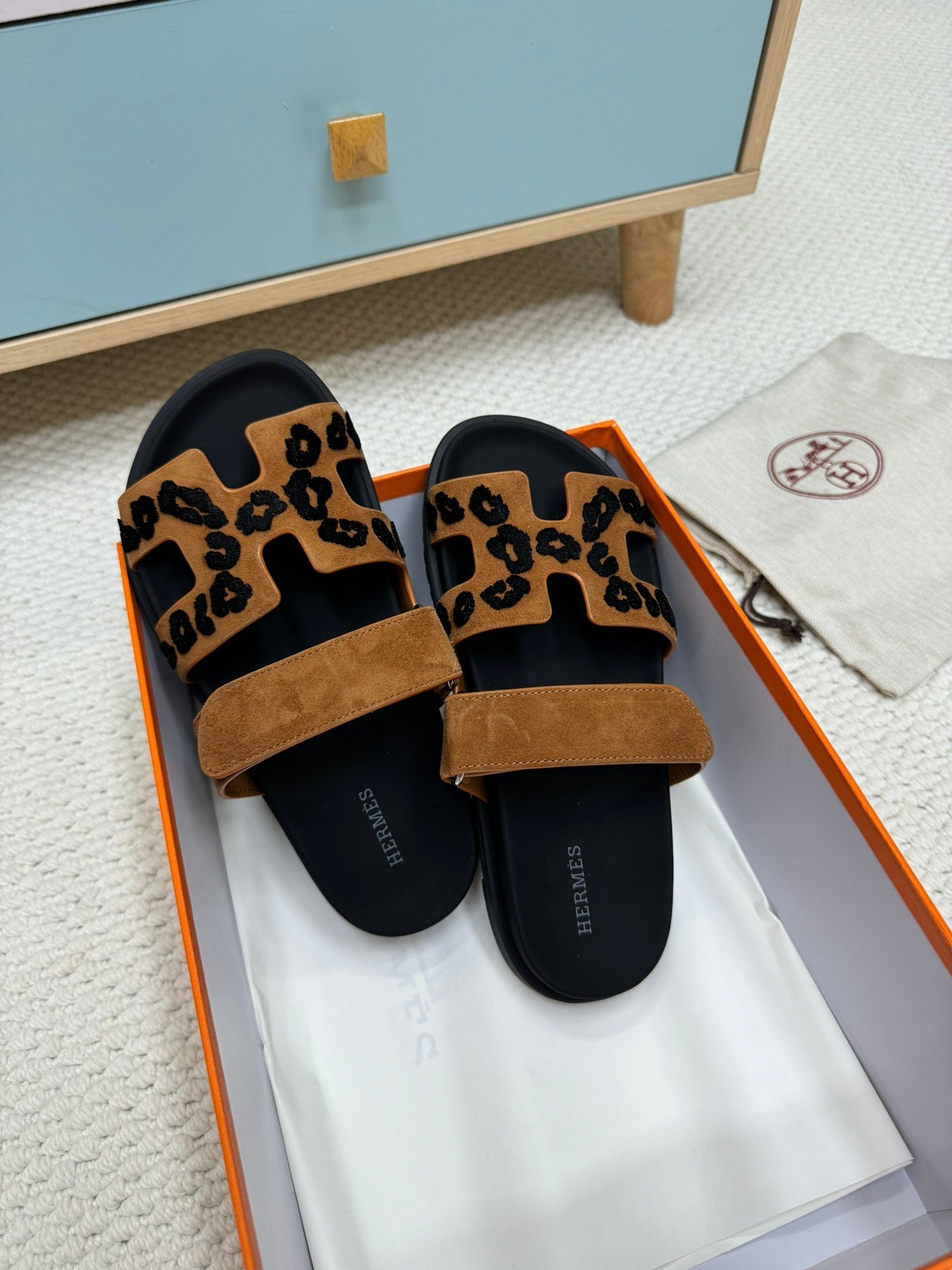 HM 26ss Slippers Black Brown Suede Leather 618574