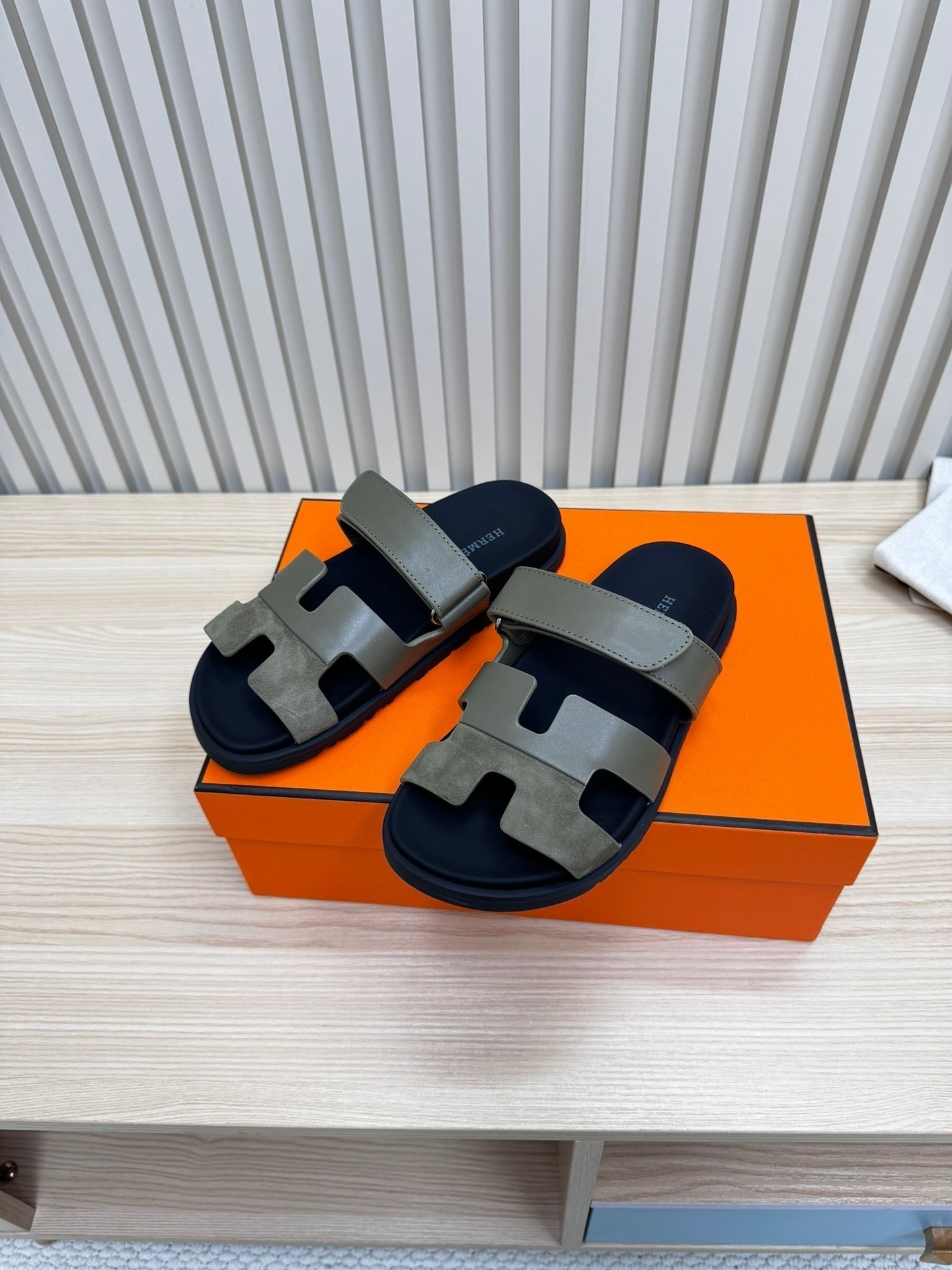 HM Chypre Sandal In Grey Green Cowhide And Suede  968868
