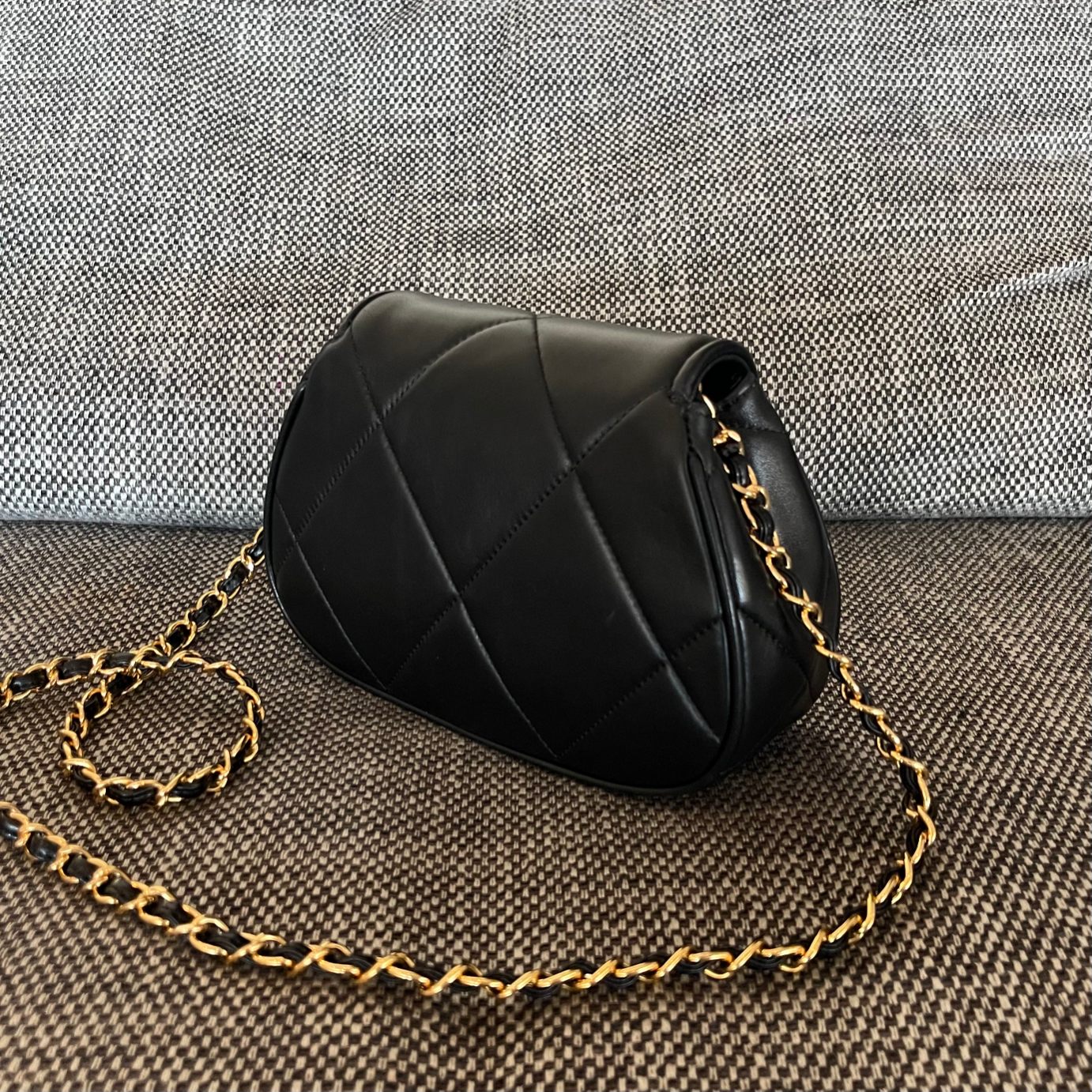 Chanel 2026 Vintage Coco Matelasse Flap Bag With Chain 22cm Black Calfskin
