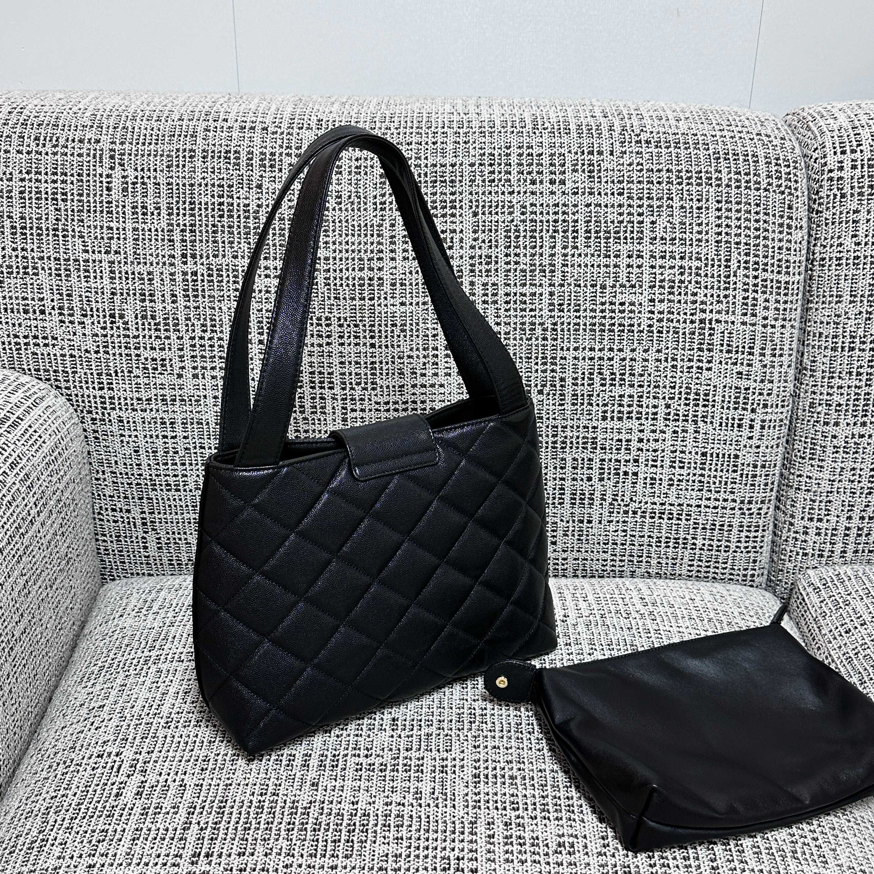 Chanel 2026 Caviar Diamond Flap Shoulder Bag 29cm Black Embossed Calfskin