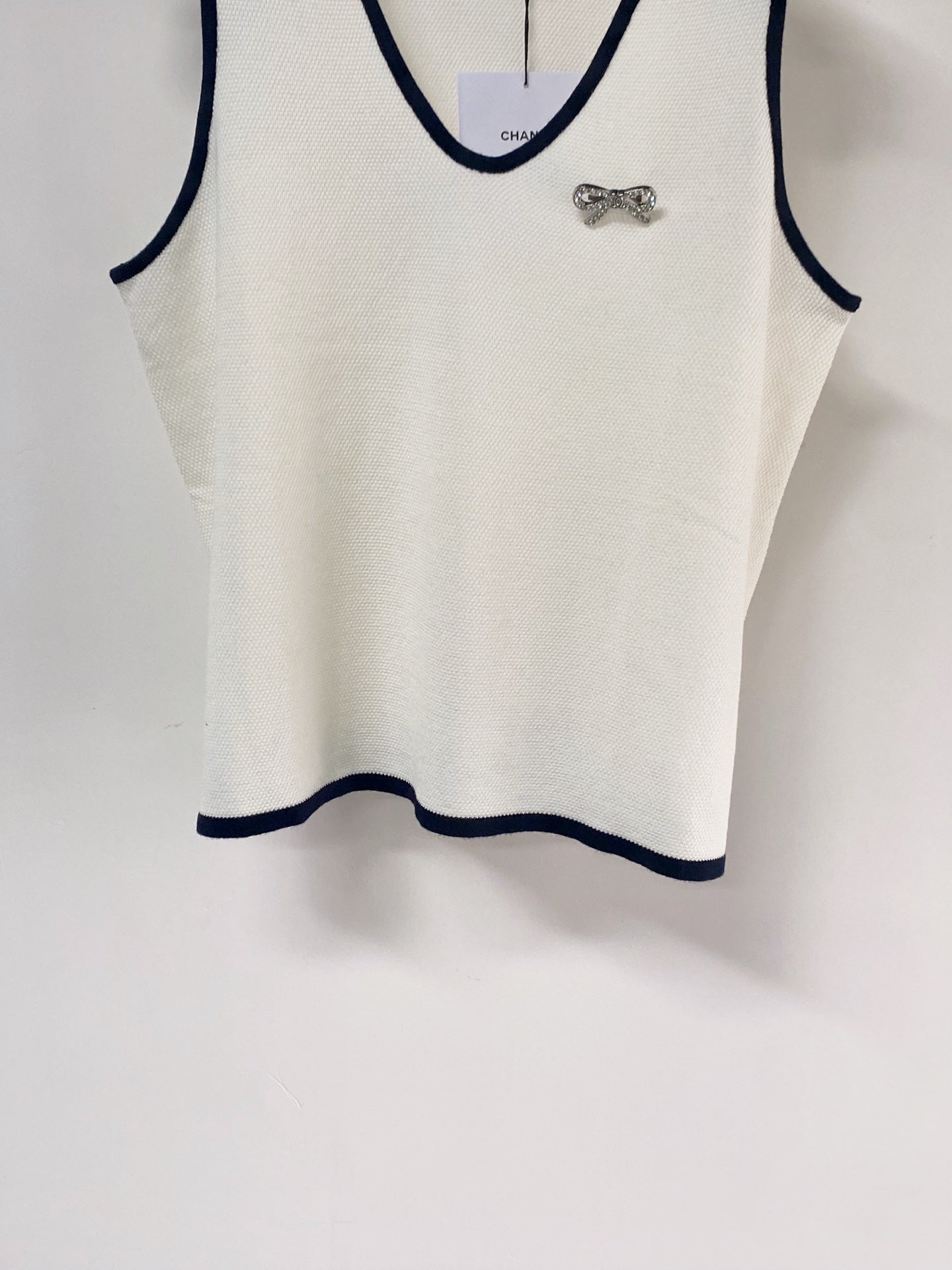 Chanel 2026 Knit Vest Bow Embellishments Laine Wool 471897