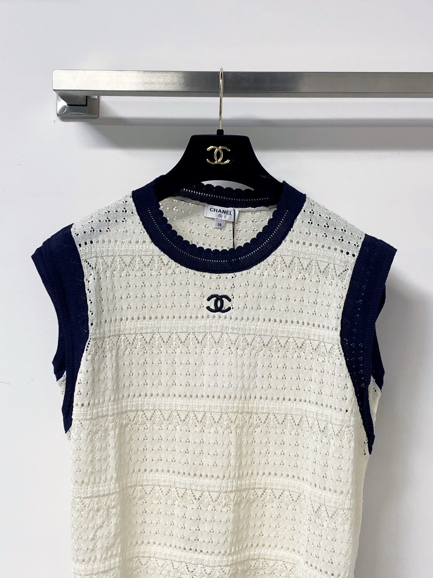 Chanel 2026 Vest Shirt White Navy Wool 632125