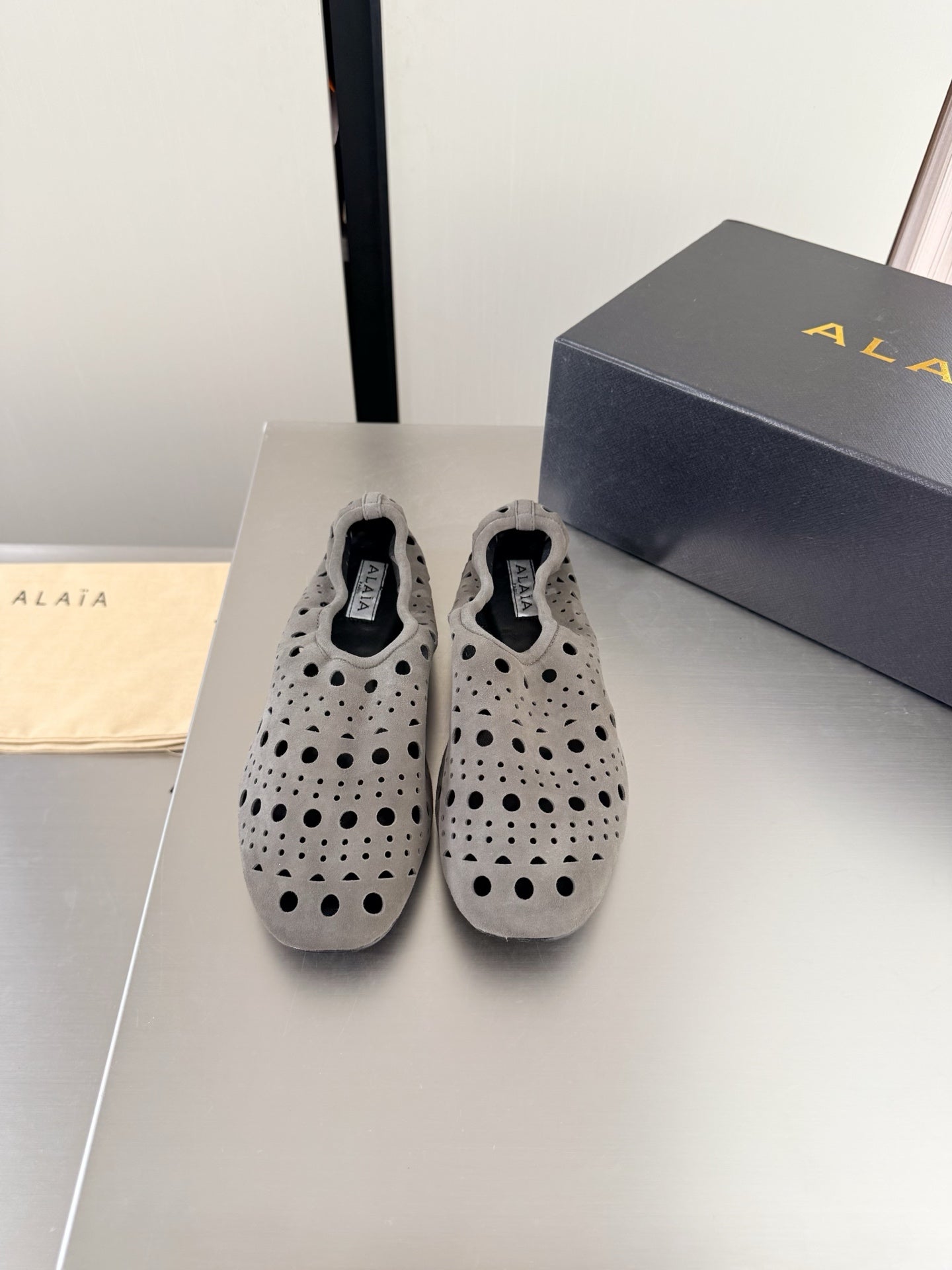 Alaia 2026 Ballerina Flats Perforated Suede 784611