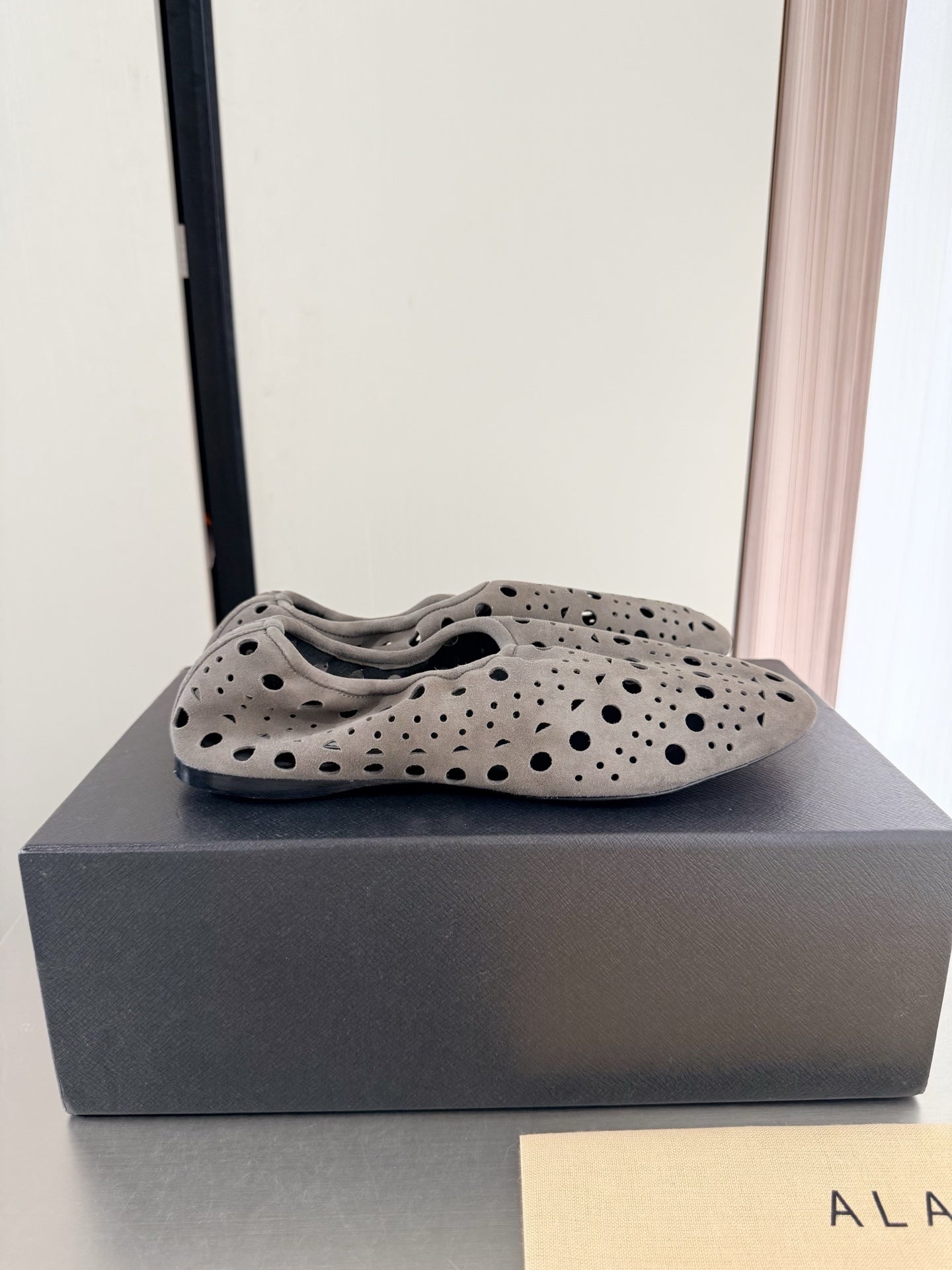 Alaia 2026 Ballerina Flats Perforated Suede 784611