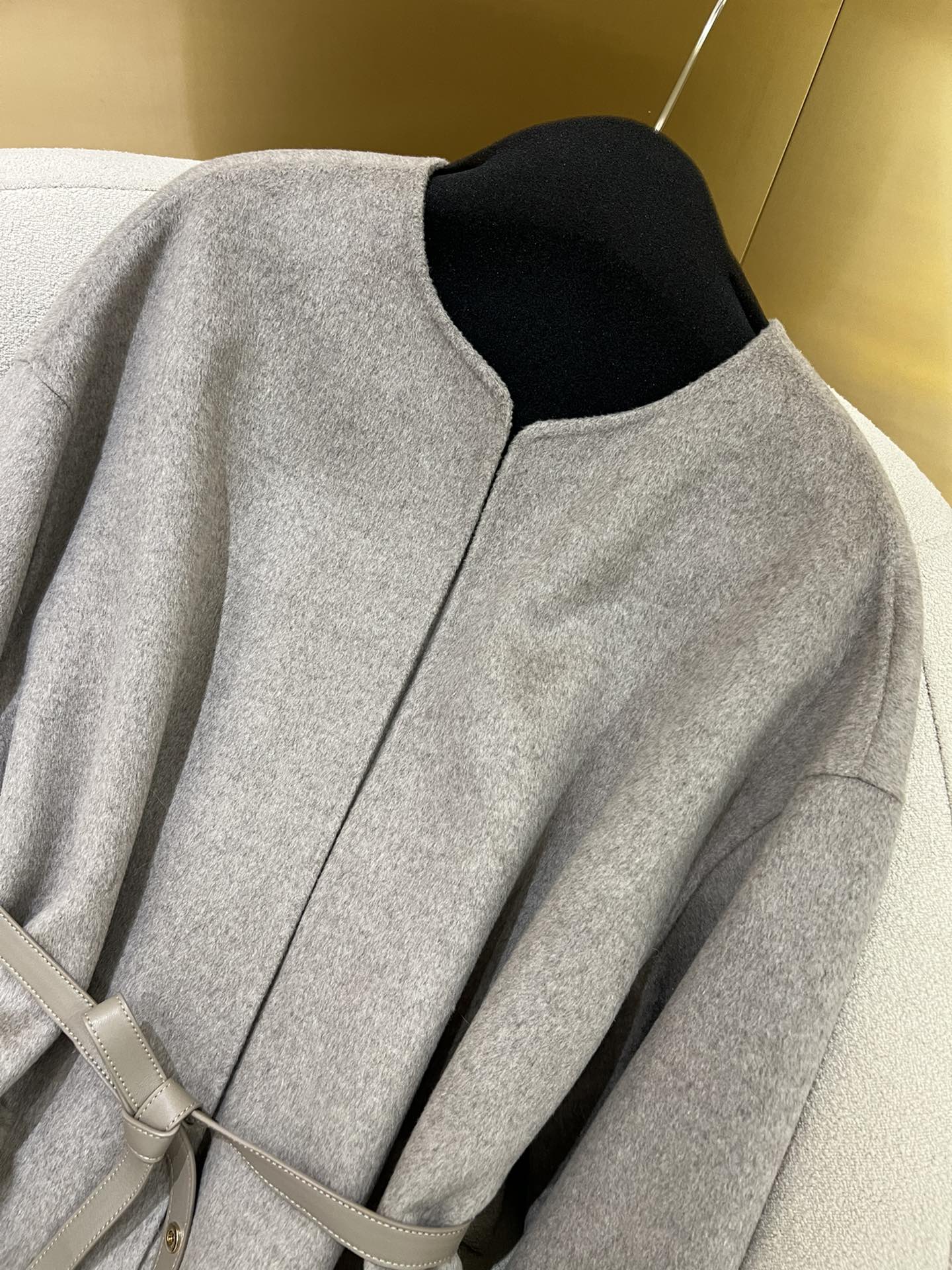 LP 25 Crew Neck Coat Light Gray Cashmere Fur 303966