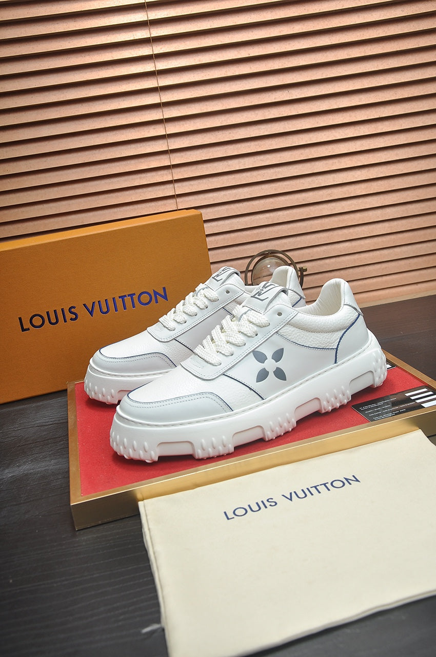 LV TRAINER WHITE MIX GREY CALFSKIN
