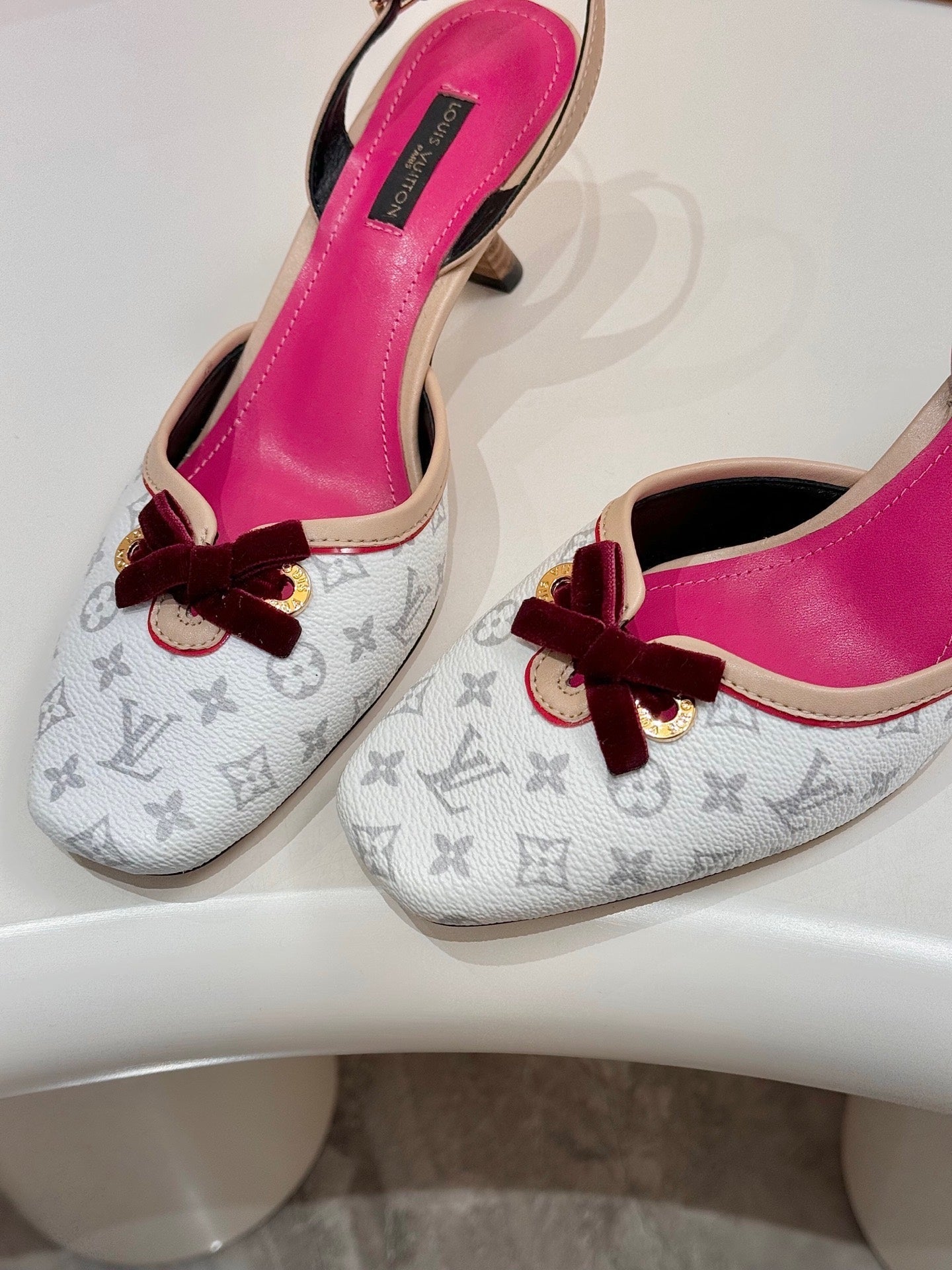 LV 26ss Slingback 60 White Pink Gray Cowhide 664899