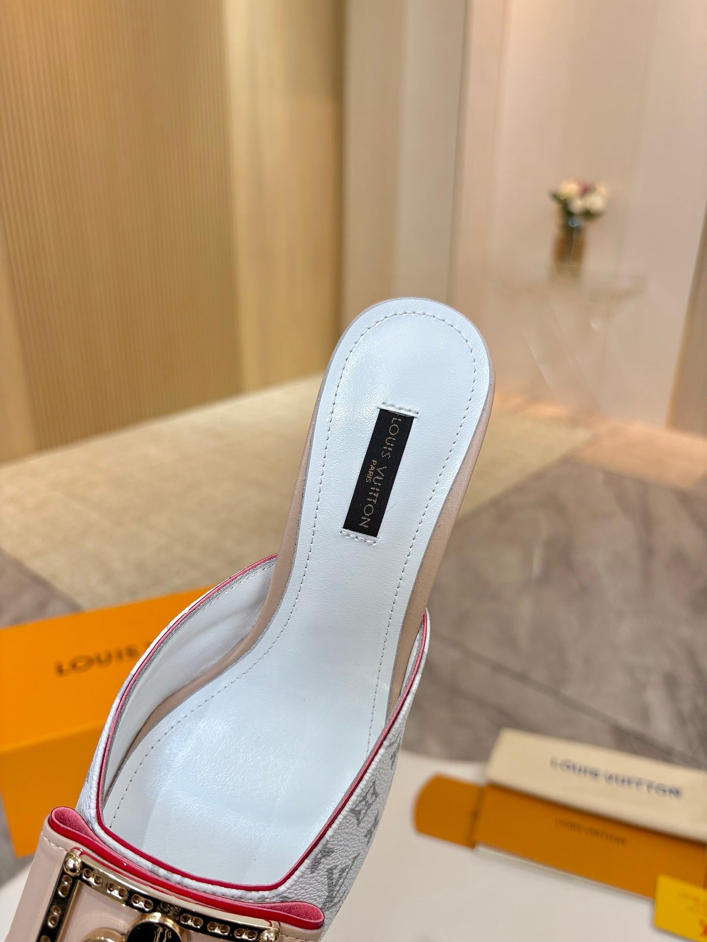LV 26ss High-Heeled Mules 60 White Gray Monogram Cowhide 664886