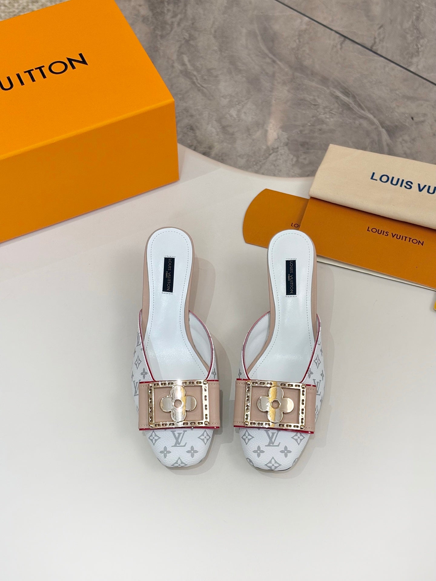 LV 26ss High-Heeled Mules 60 White Gray Monogram Cowhide 664886