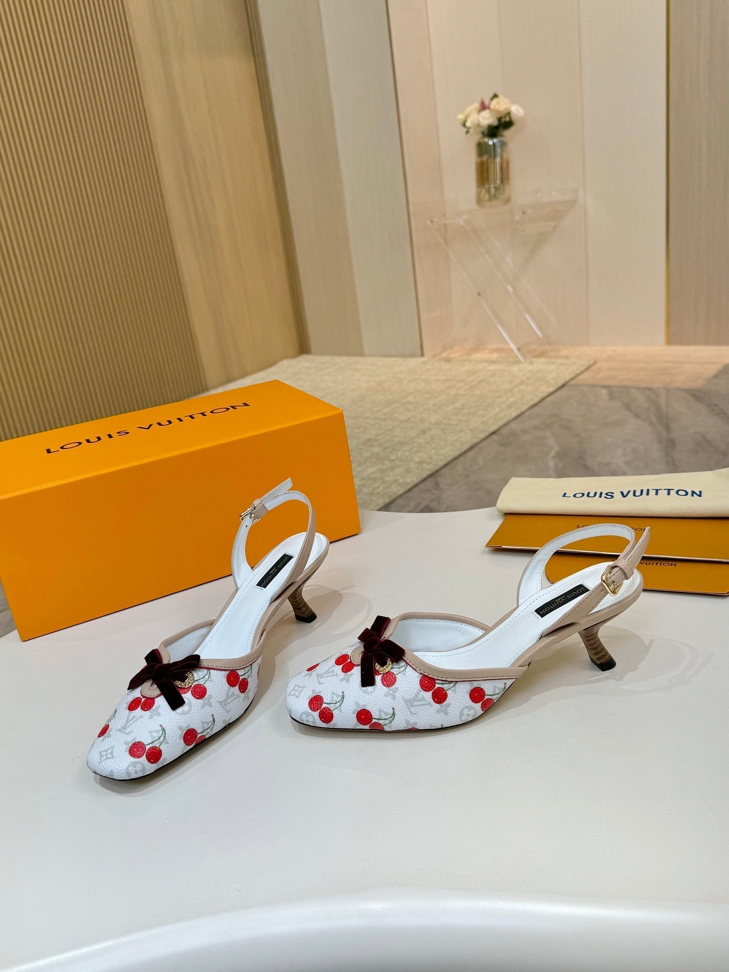 LV 26ss Slingback 60 White Cherry Monogram Cowhide 664893