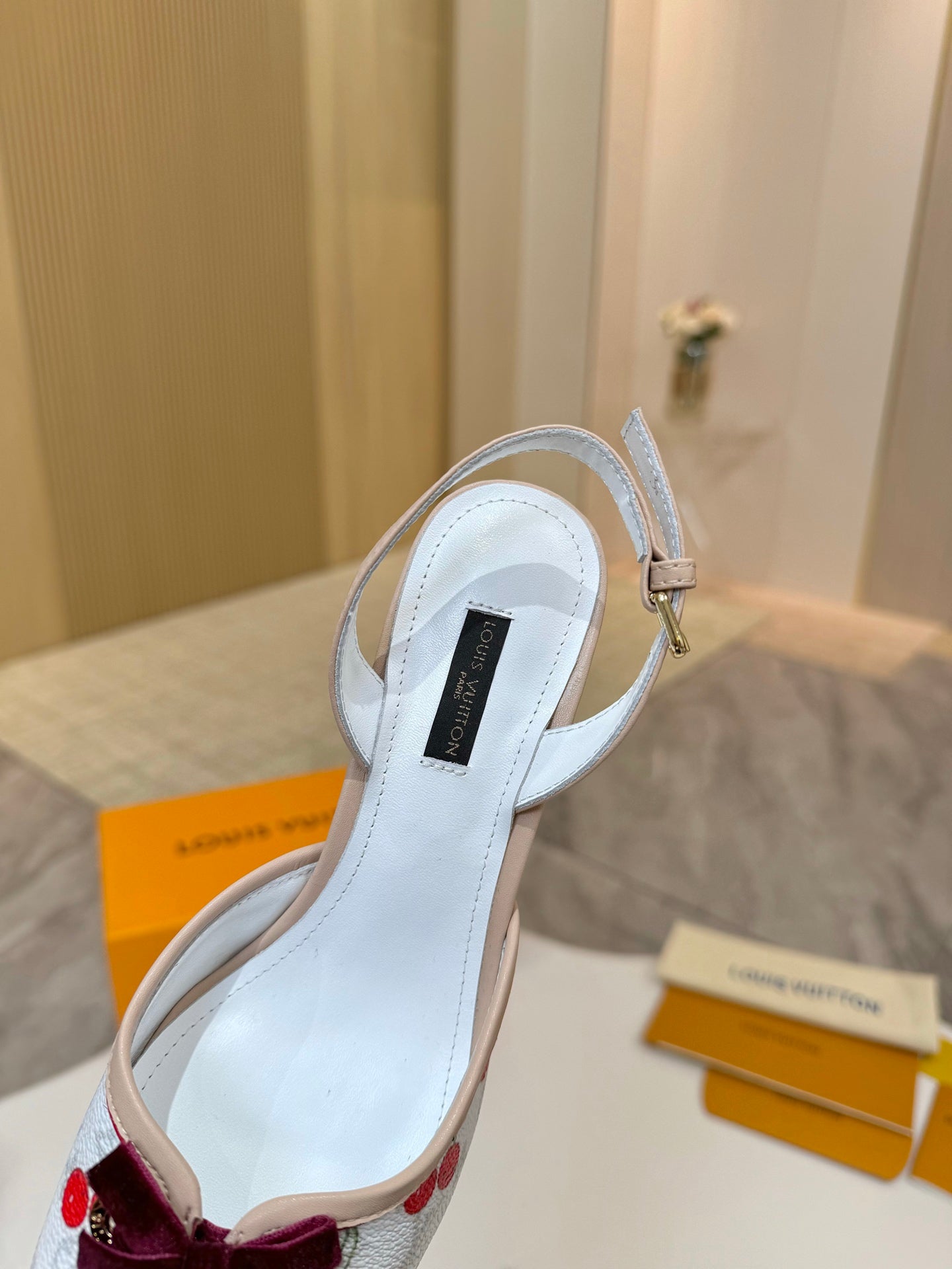 LV 26ss Slingback 60 White Cherry Monogram Cowhide 664893
